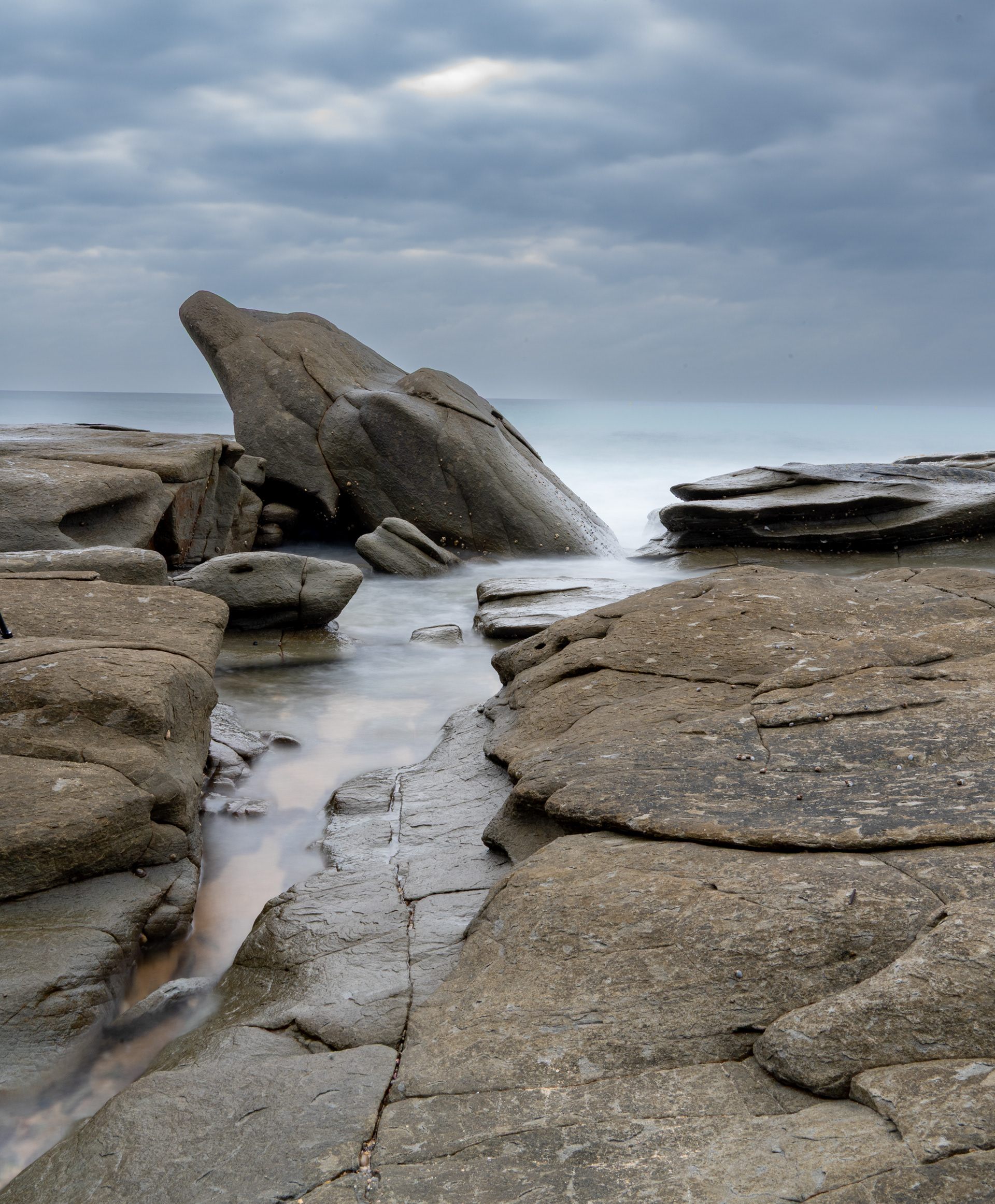 Point Cartwright, Dolphin Rock