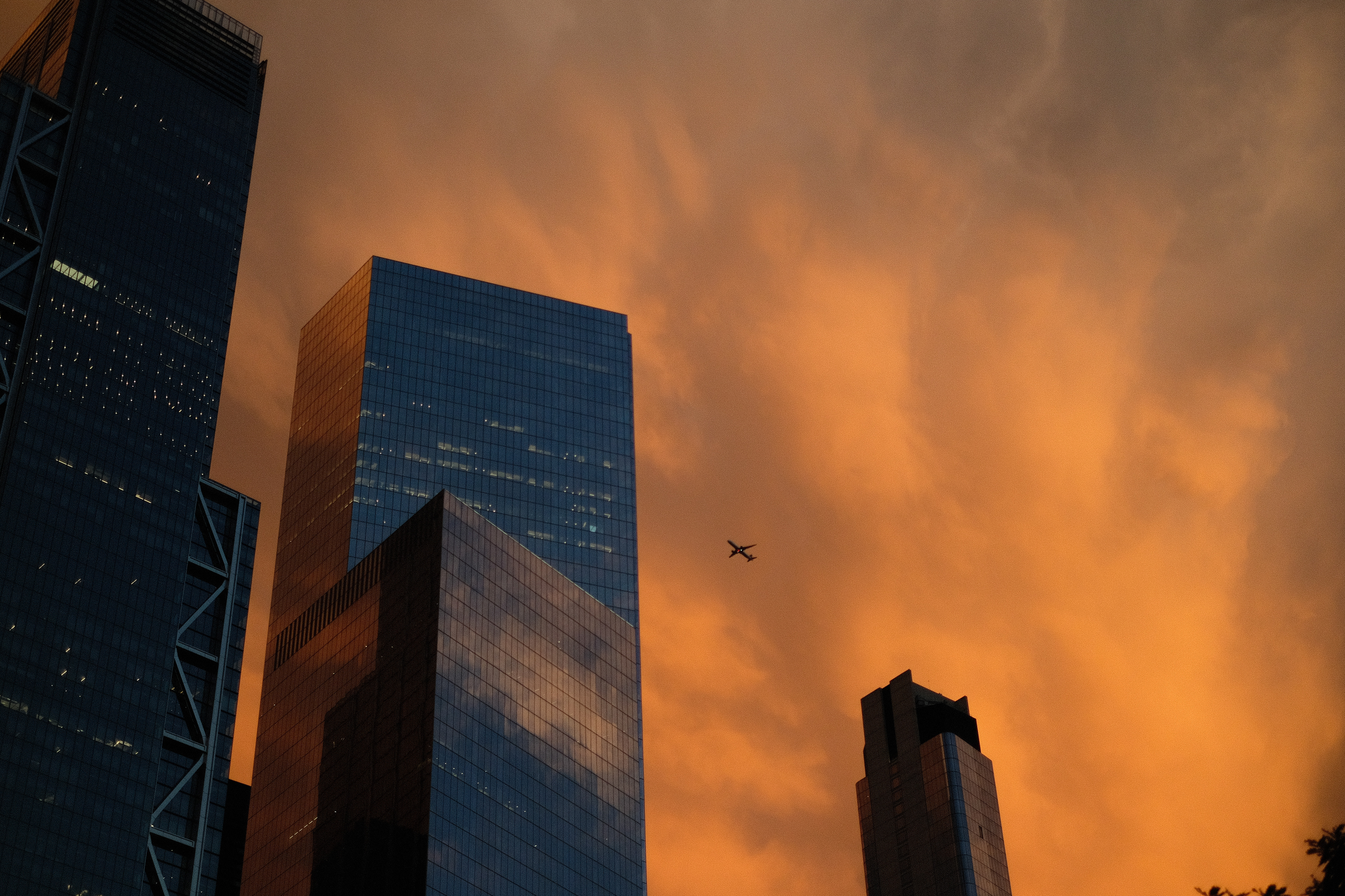 They still let planes fly over the WTC??