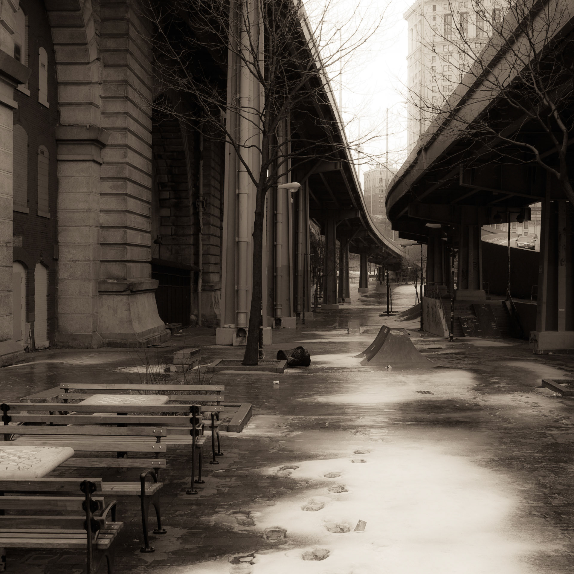 Beside the Brooklyn Bridge Arches, '09