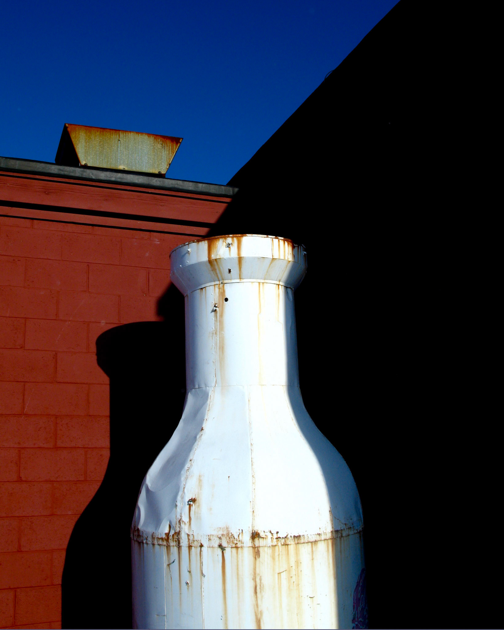 Skip's Milk Bottle, Chelmsford, Mass. '07