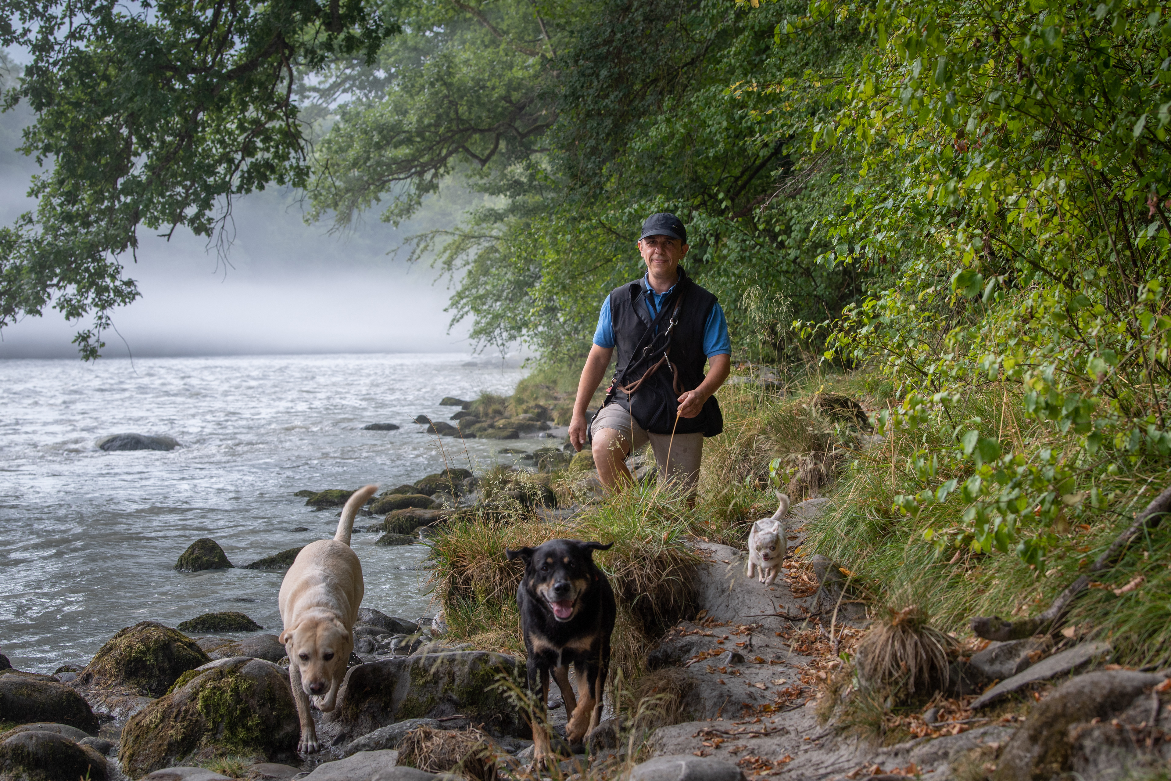 STÉPHANE BOULANGER, PROMENEUR PROFESSIONNEL DE CHIENS - POUR LA TRIBUNE DE GENÈVE - JUILLET 2022