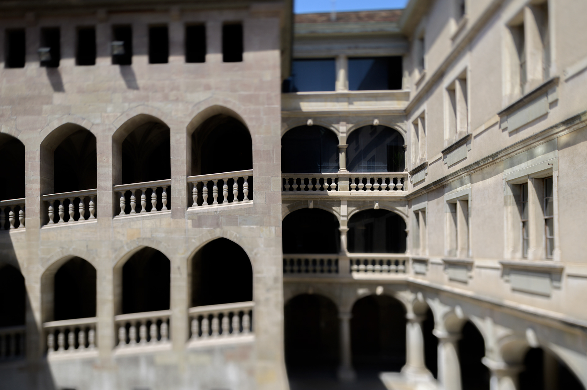 COUR DE L’HOTEL DE VILLE - POUR LA CHANCELLERIE D’ETAT - GENEVE - JUIN 2023