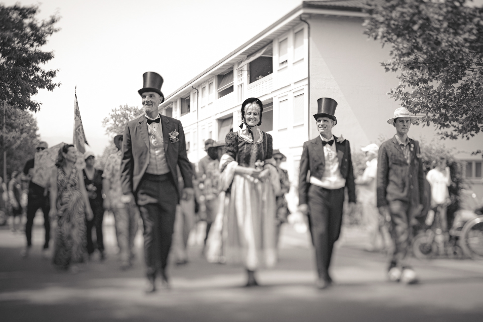 Le conseil administratif de Plan-les-Ouates en habits d’époque lors du Grand corso des 175 ans de la commune - Mai 2025