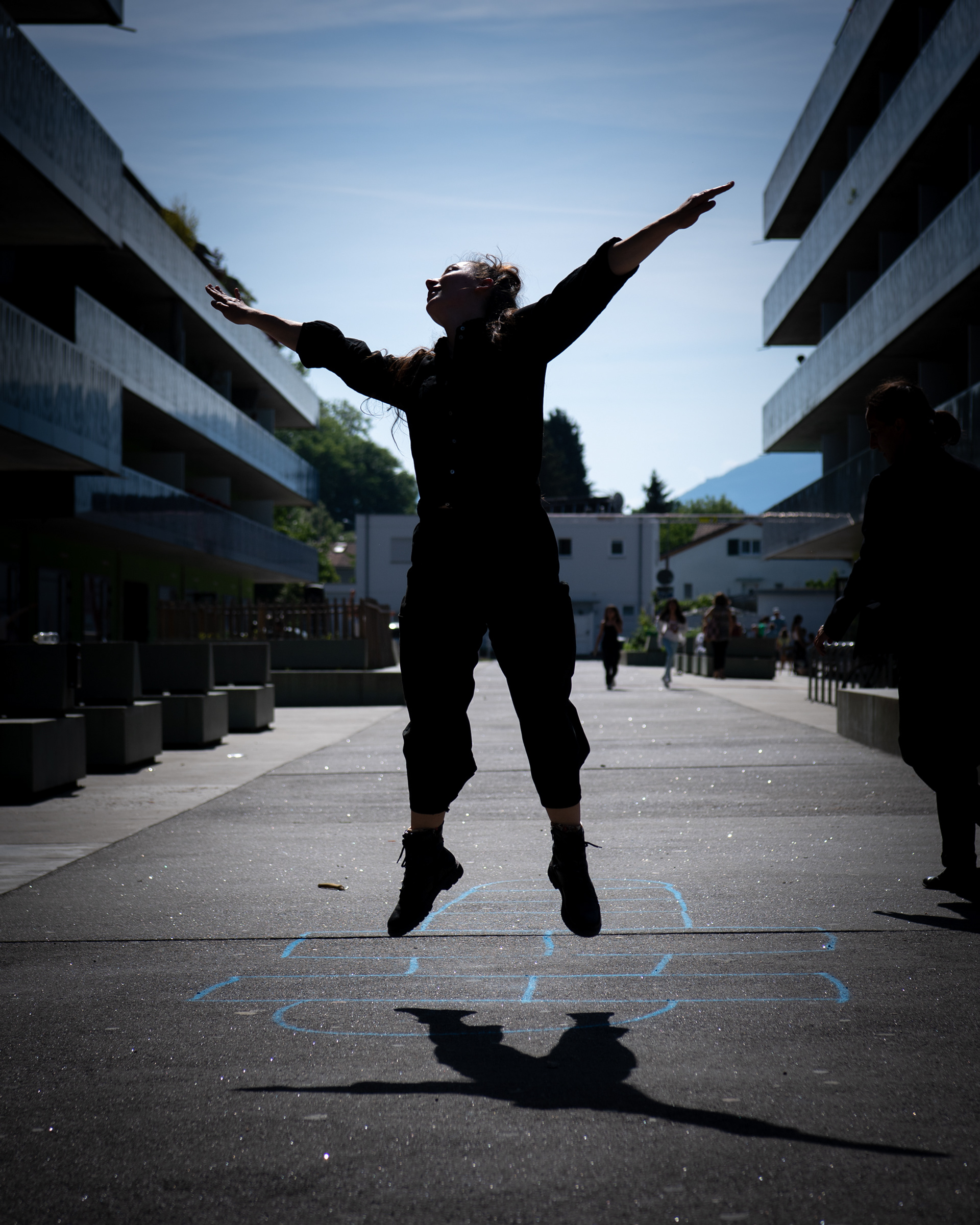 COMPAGNIE DIVISAR - FETE DE LA DANSE - POUR LA VILLE DE VERNIER - MAI 2022