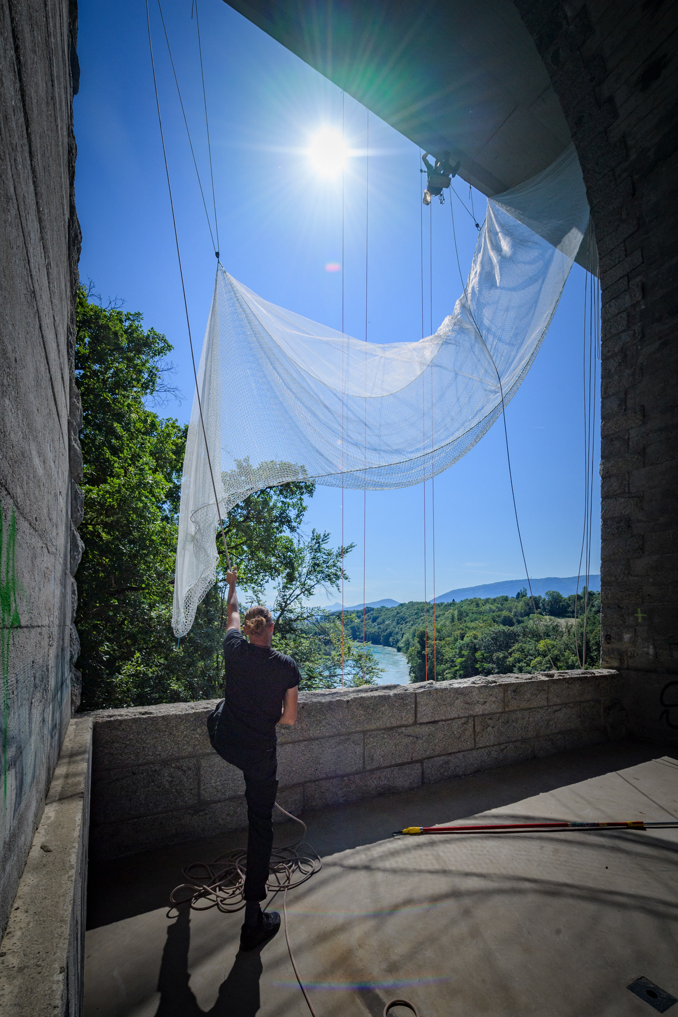 SERIE D’ETE SUR LES METIERS EN HAUTEUR - CORDISTES SOUS LE PONT-BUTIN - POUR LA TRIBUNE DE GENEVE  - JUILLET 2024