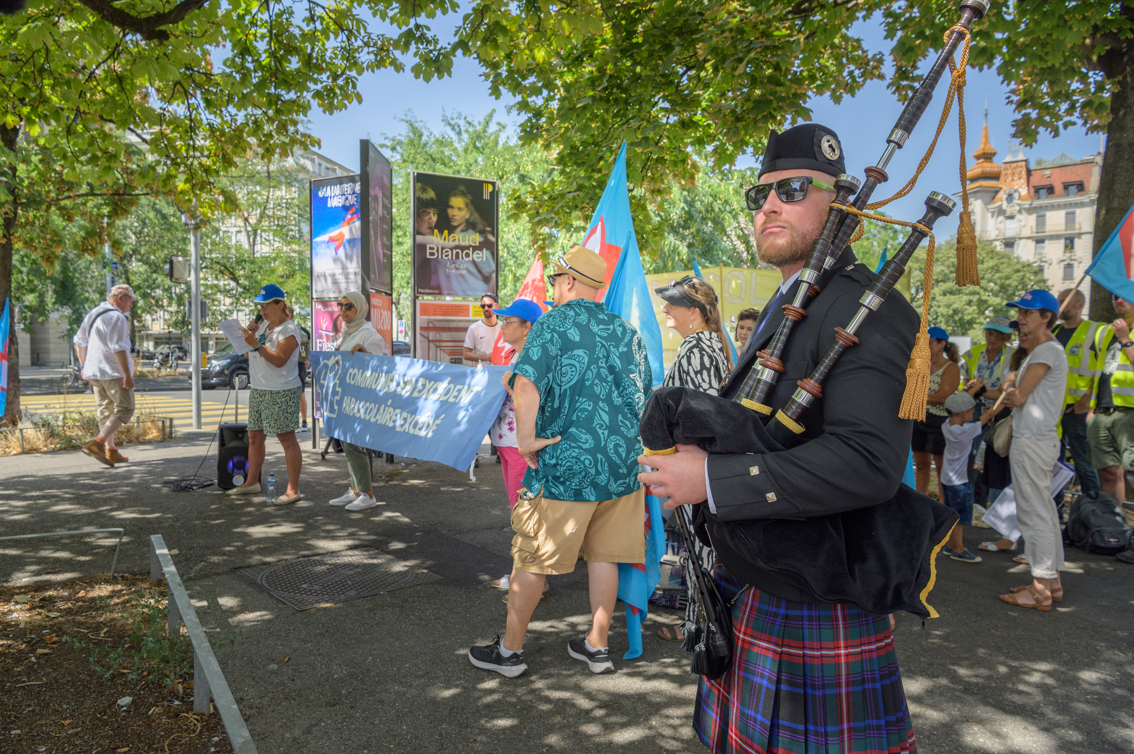 MANIFESTATION DES SYNDICATS SIT & SSP DU PARASCOLAIRE - GENEVE - AOUT 2023