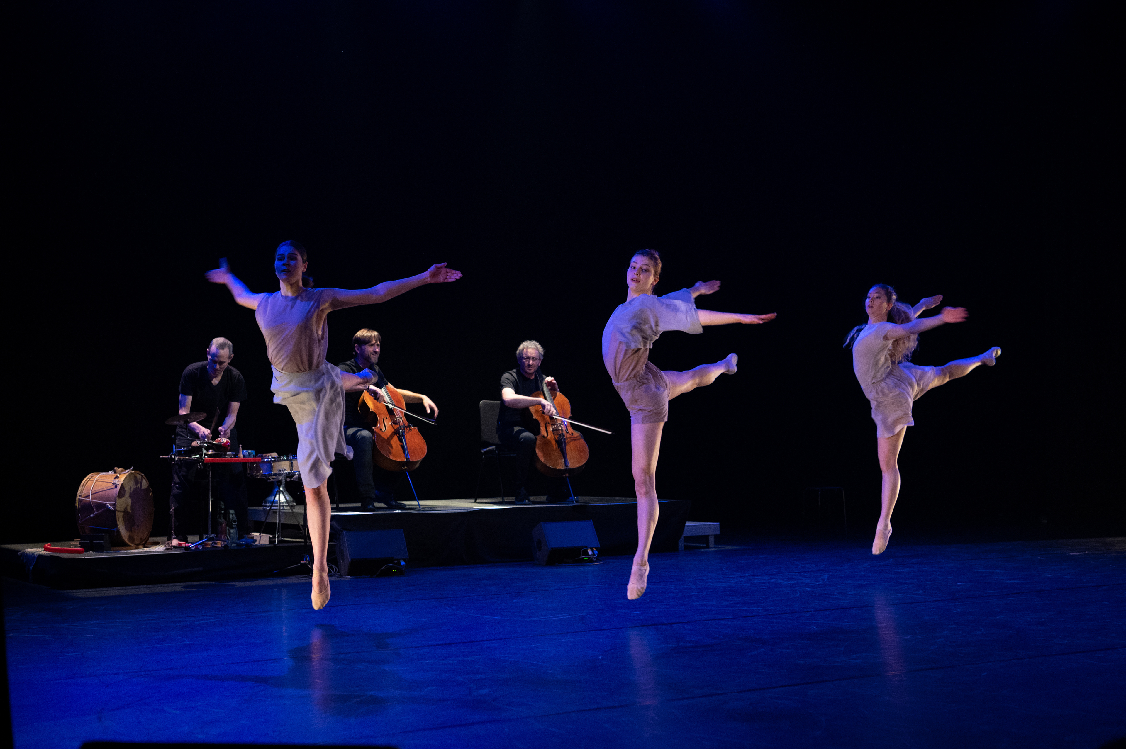 DANCING CELLO - AREA JEUNE BALLET - CIE CARACTERE - SAISON CULTURELLE VERNIER - DECEMBRE 2021