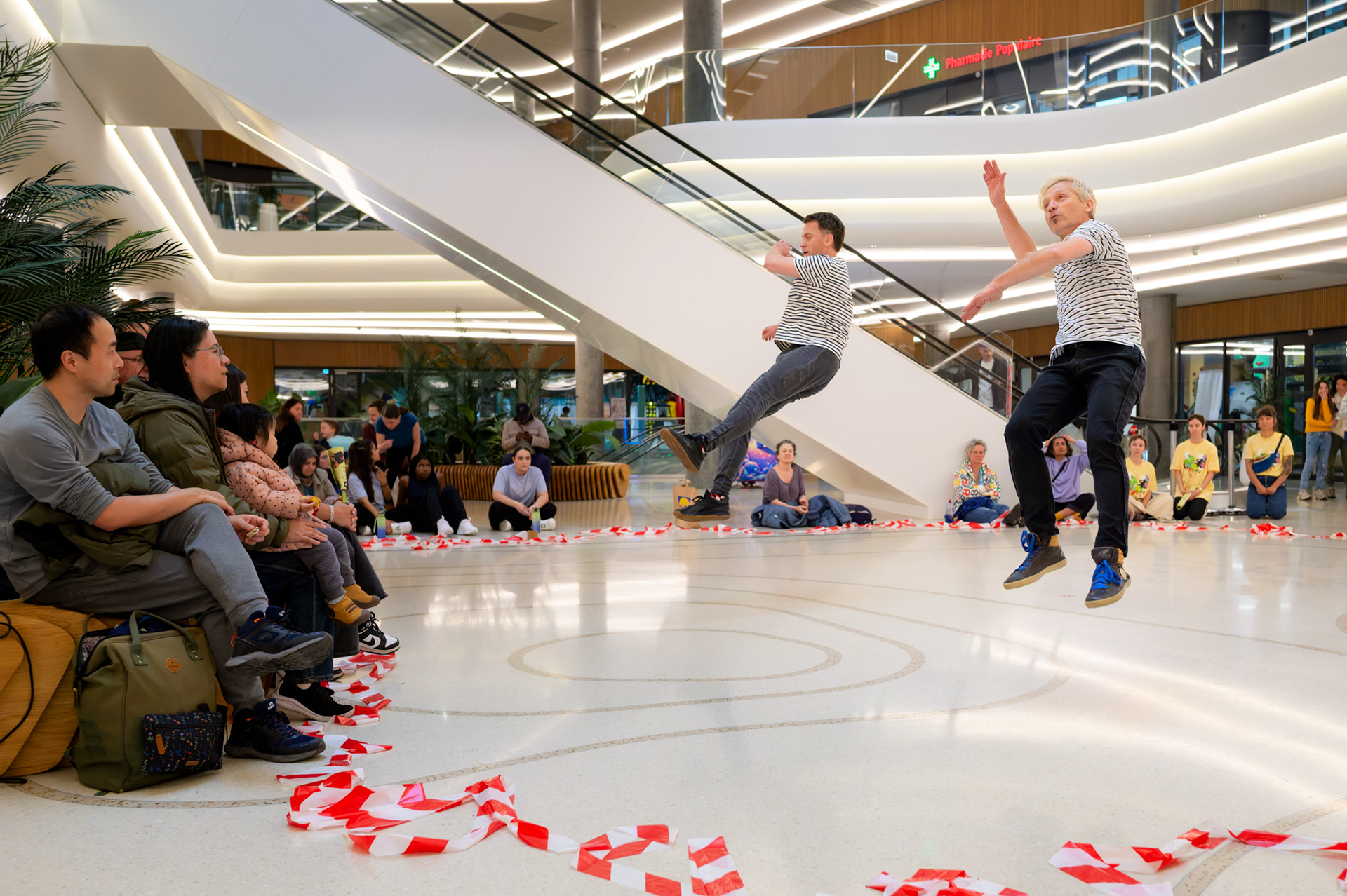 « JINX 103 »  de la Cie József Trefeli - Centre commercial Les Atmosphères - Vernier - Mai 2026 - Pour la Fête de la Danse