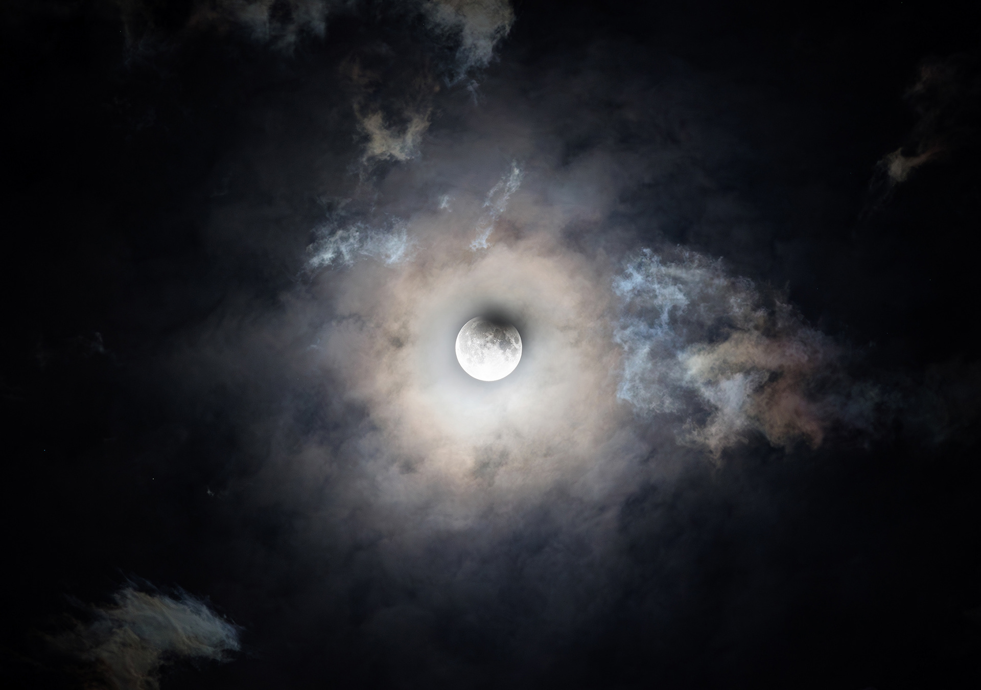 Éclipse lunaire partielle - 17 septembre 2024