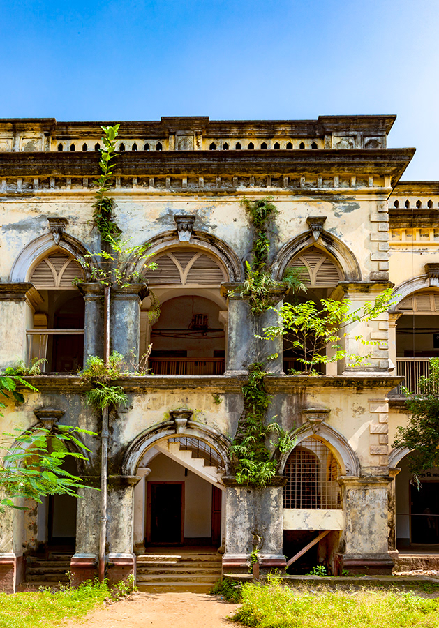 Detail of the side of the palace