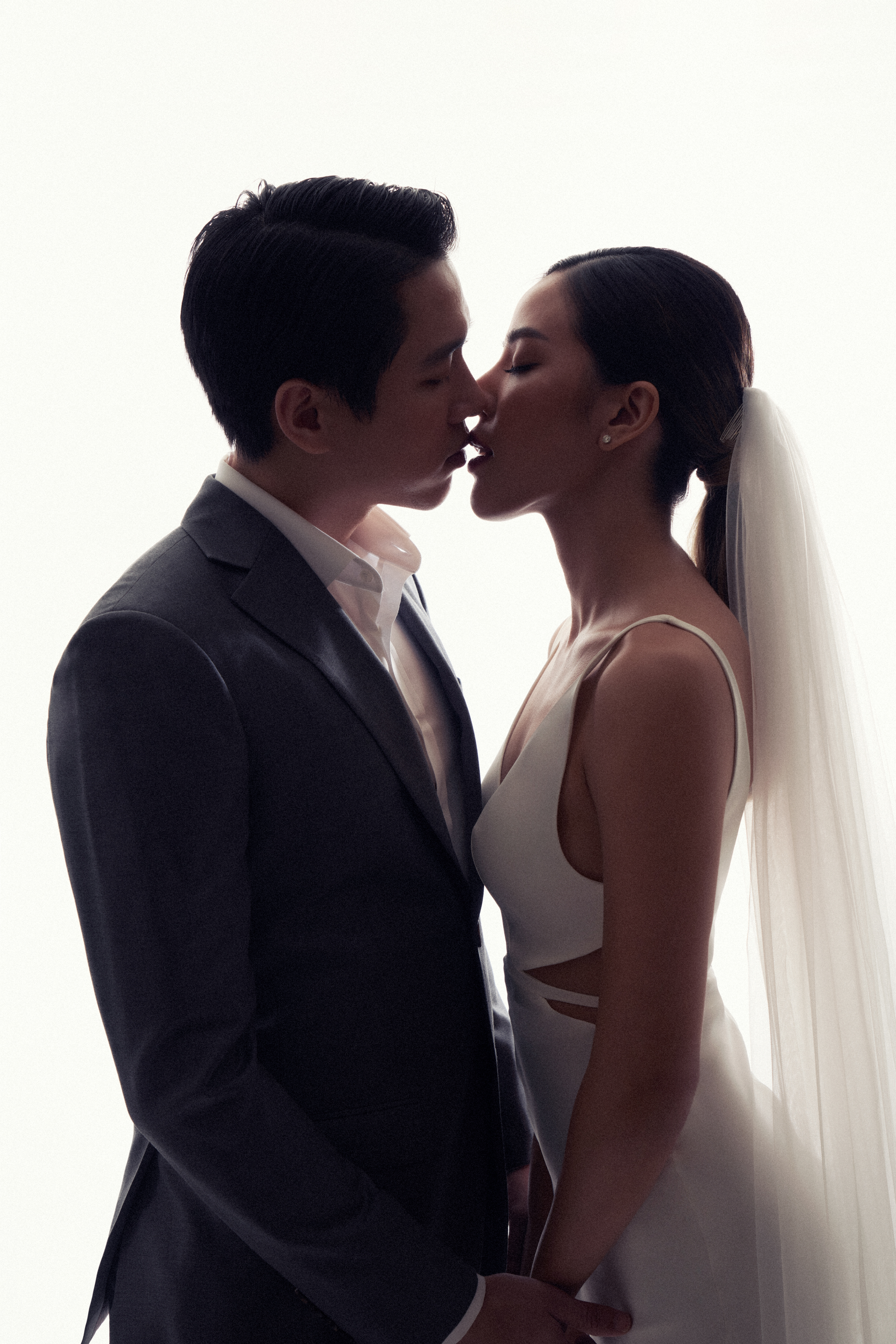 พรีเวดดิ้ง พอร์ตเทรต โดย B69 STUDIO Pre-Wedding Portrait by B69 STUDIO