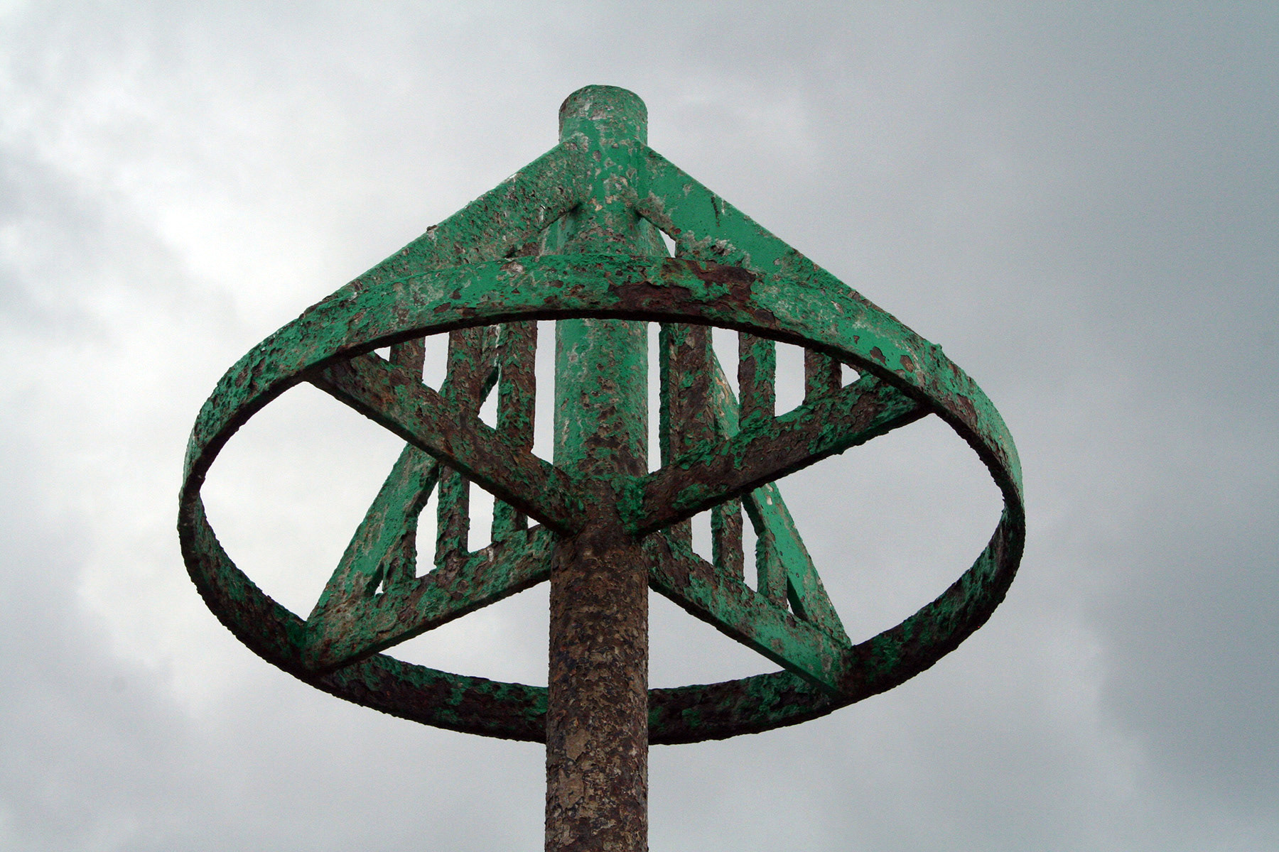 The top of an end of groyne marker post
