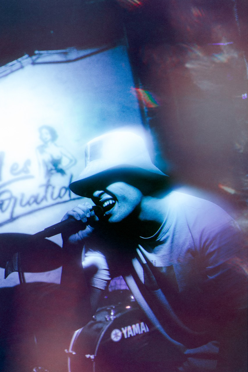 Open Mic aux Cariatides - Elmar Givelet © 2024 HÉLIOS TOVONDAHY