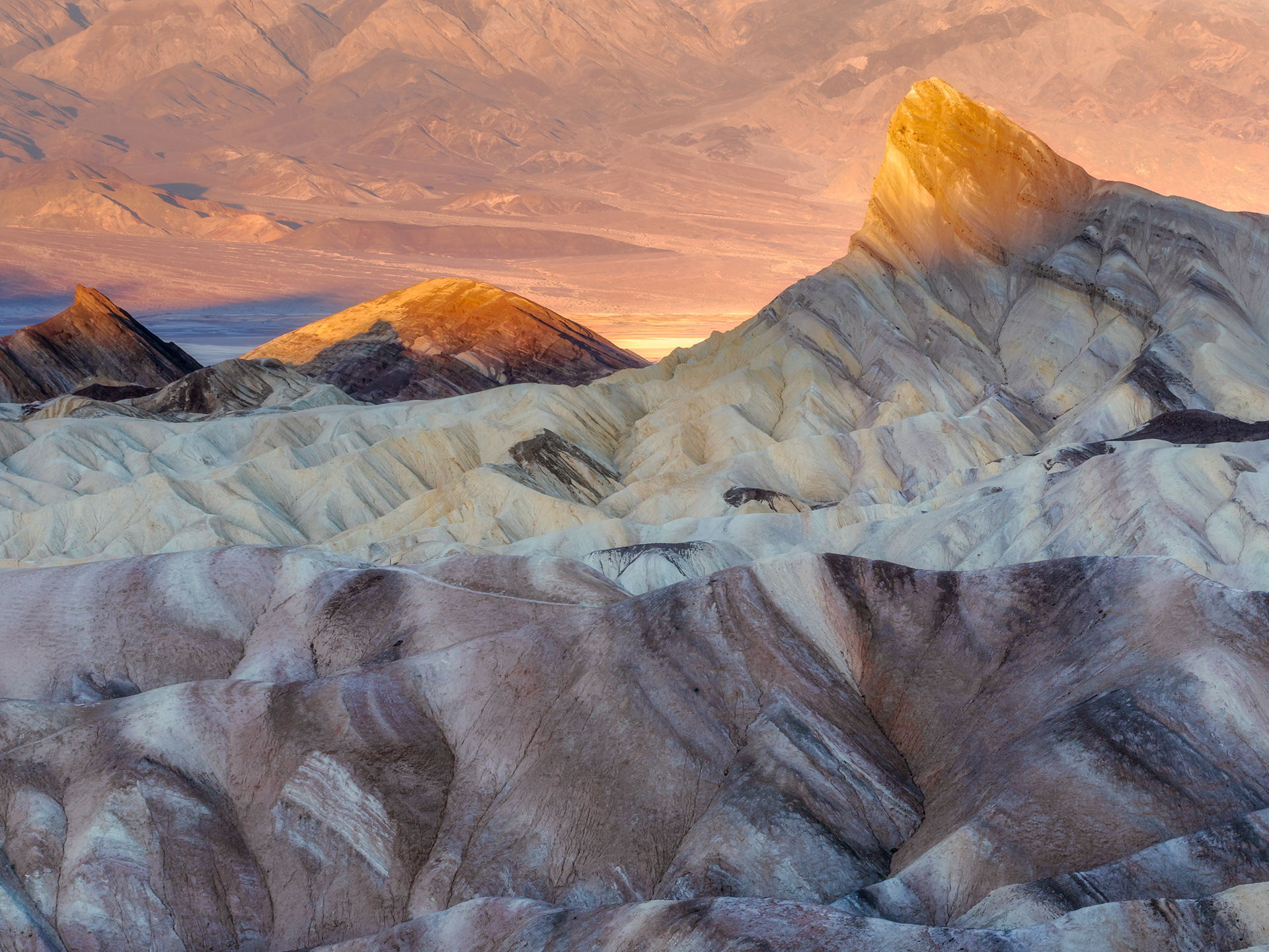 Manly Beacon Alight | Death Valley National Park (2021)