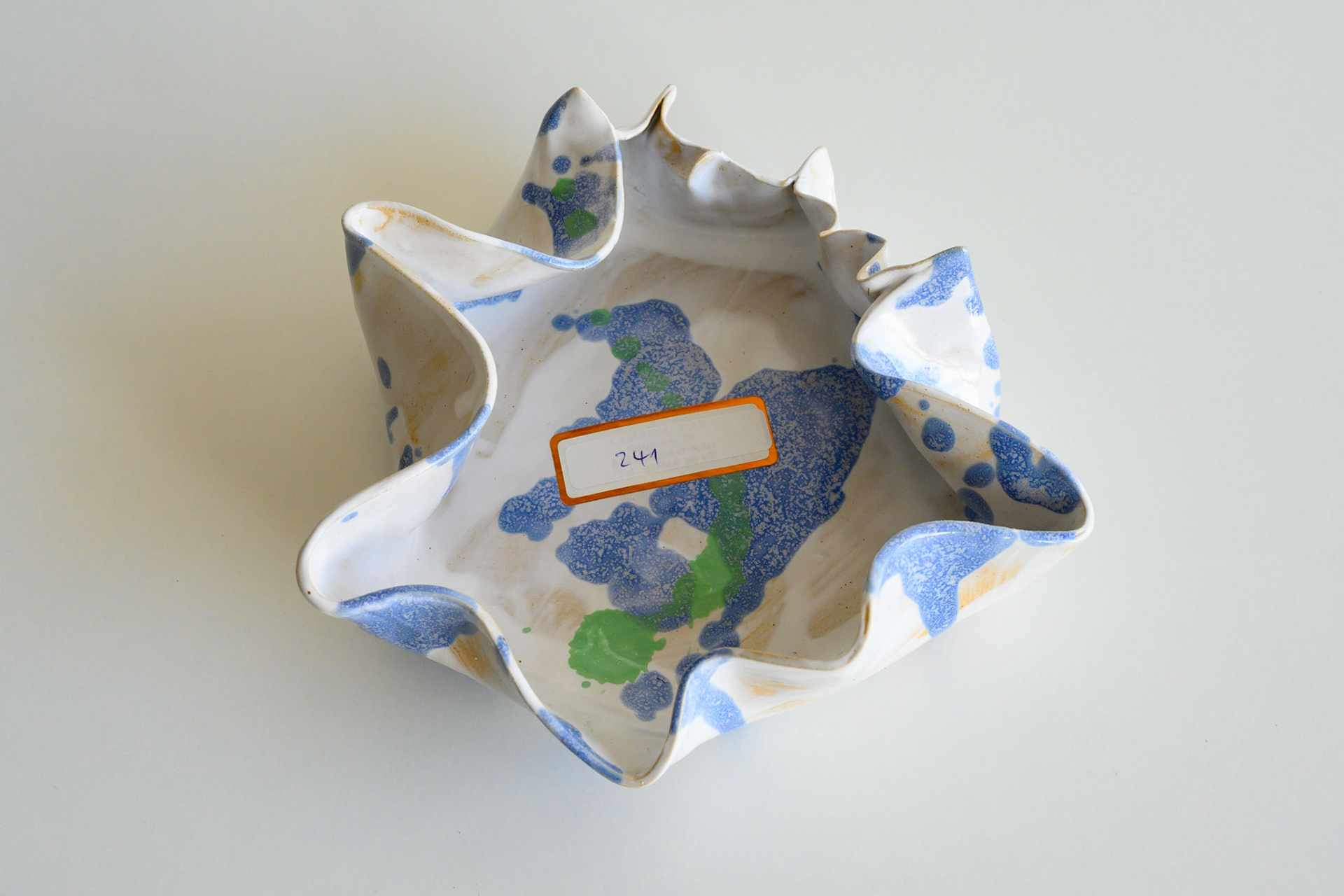 Keramik 241: Schale, 16 cm lang - VERKAUFT