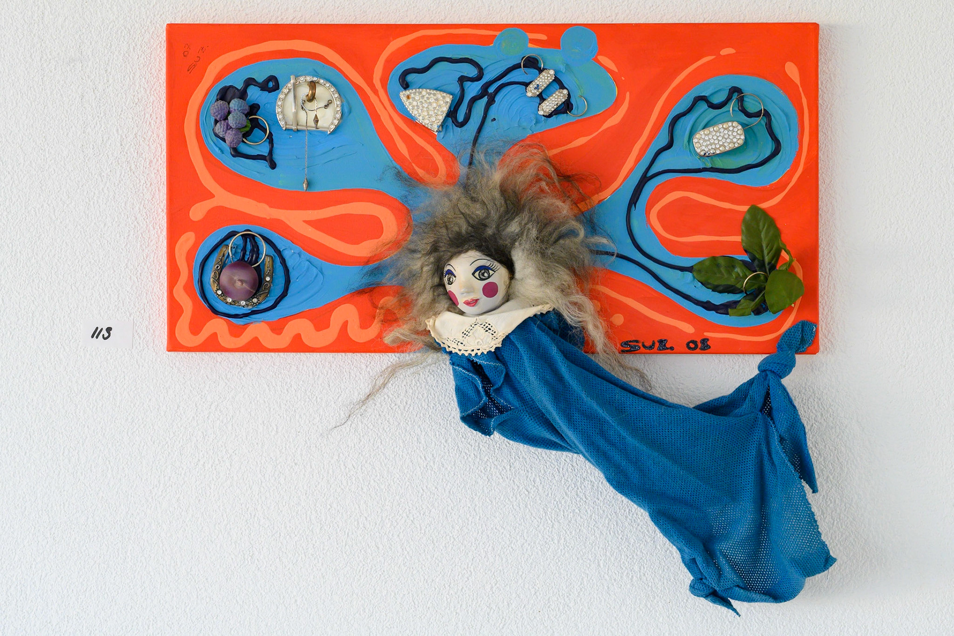 Acryl 113: 60 x 30 cm, mit integrierter Puppe.