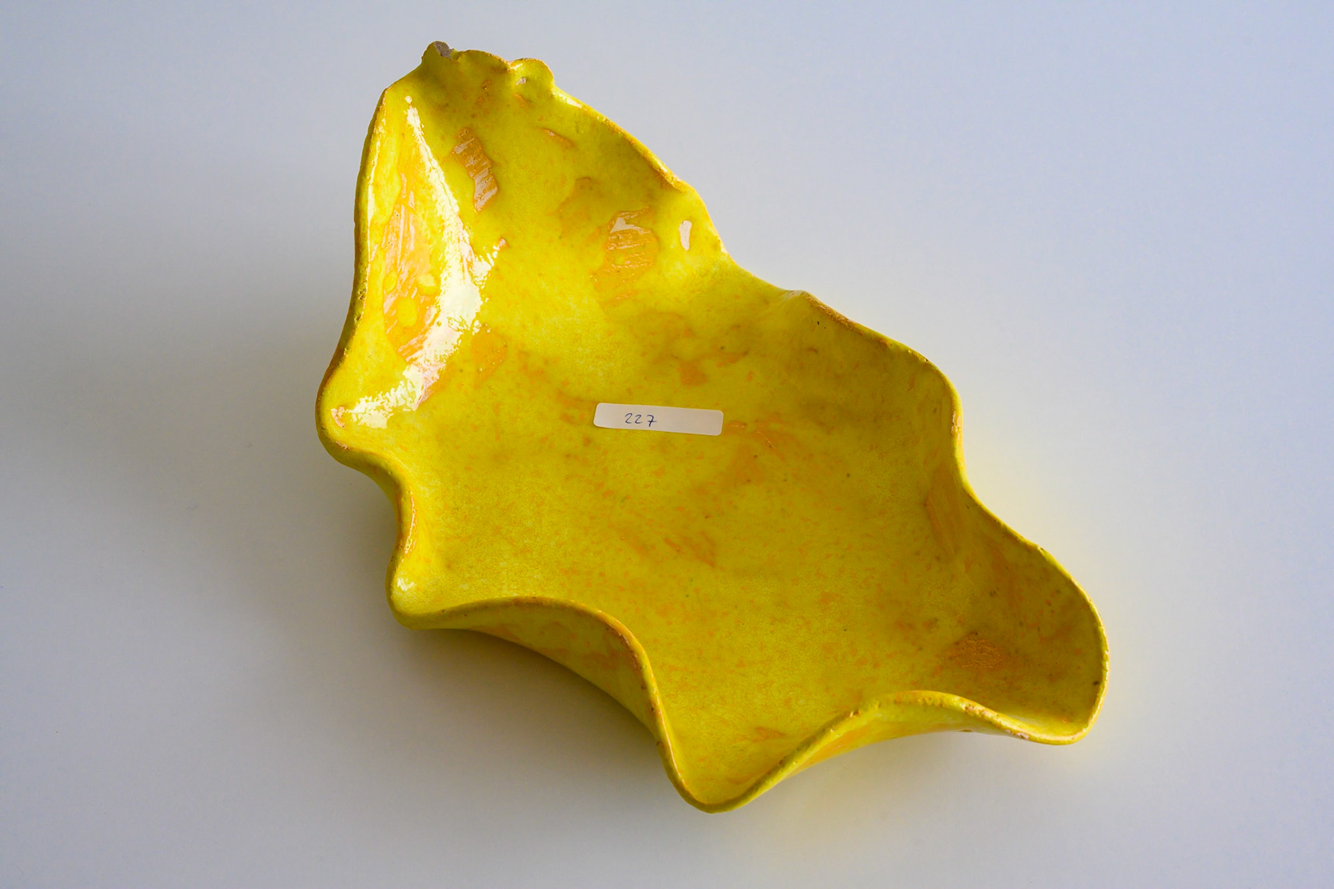 Keramik 227: Schale, 31 cm lang