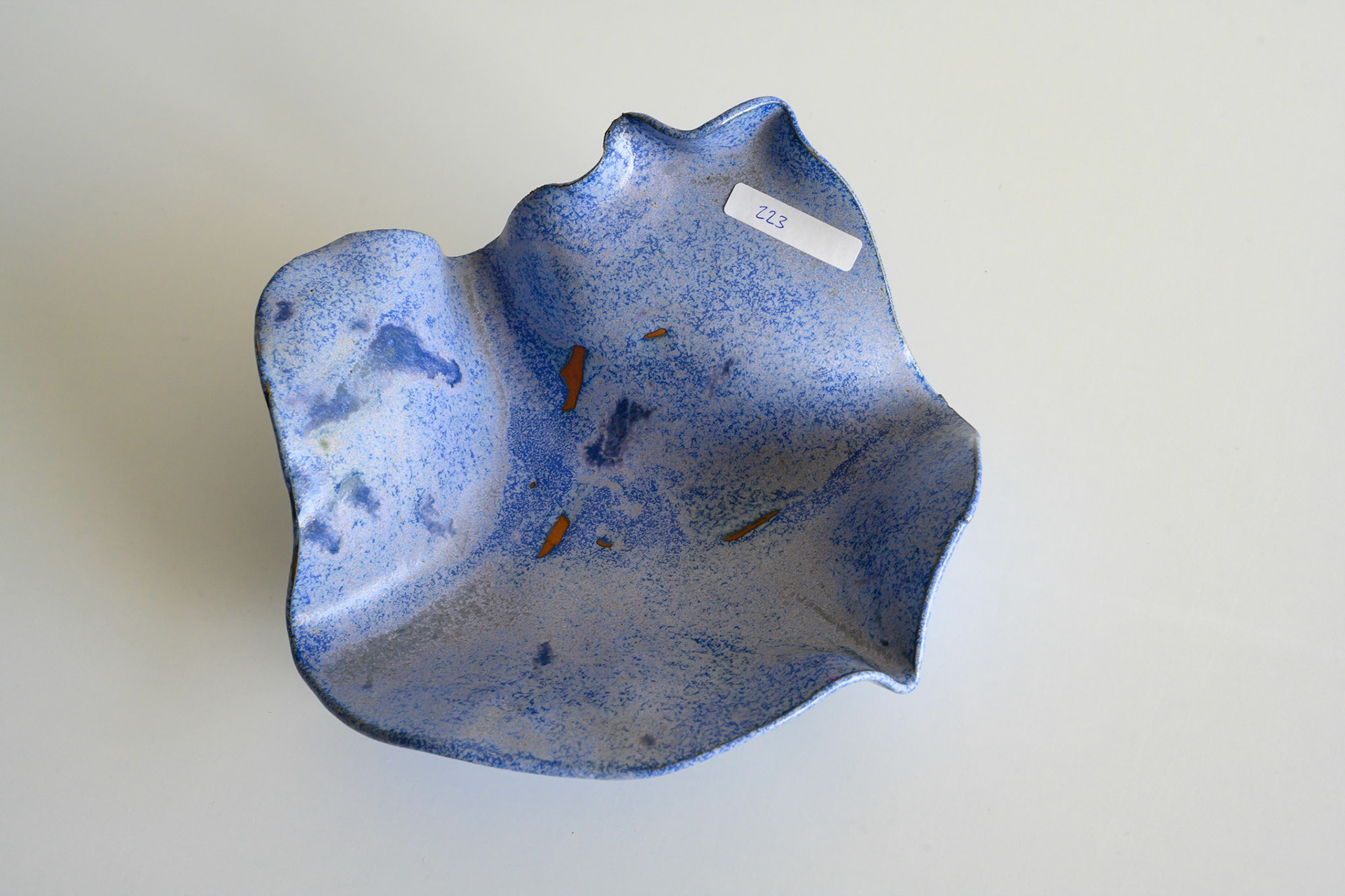 Keramik 223: Schale, 23 cm lang - VERKAUFT