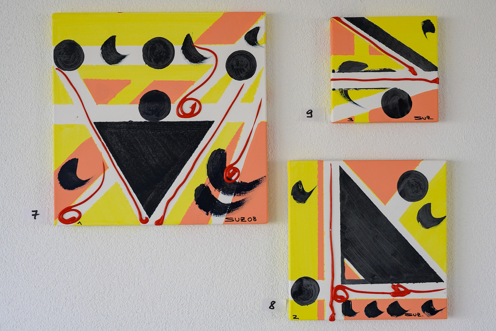 Acryl 7–9: 40 x 40, 30 x 30, 20 x 20 cm. Zusätzlich mit Mini-Bild 10 x 10 cm (nicht abgebildet).