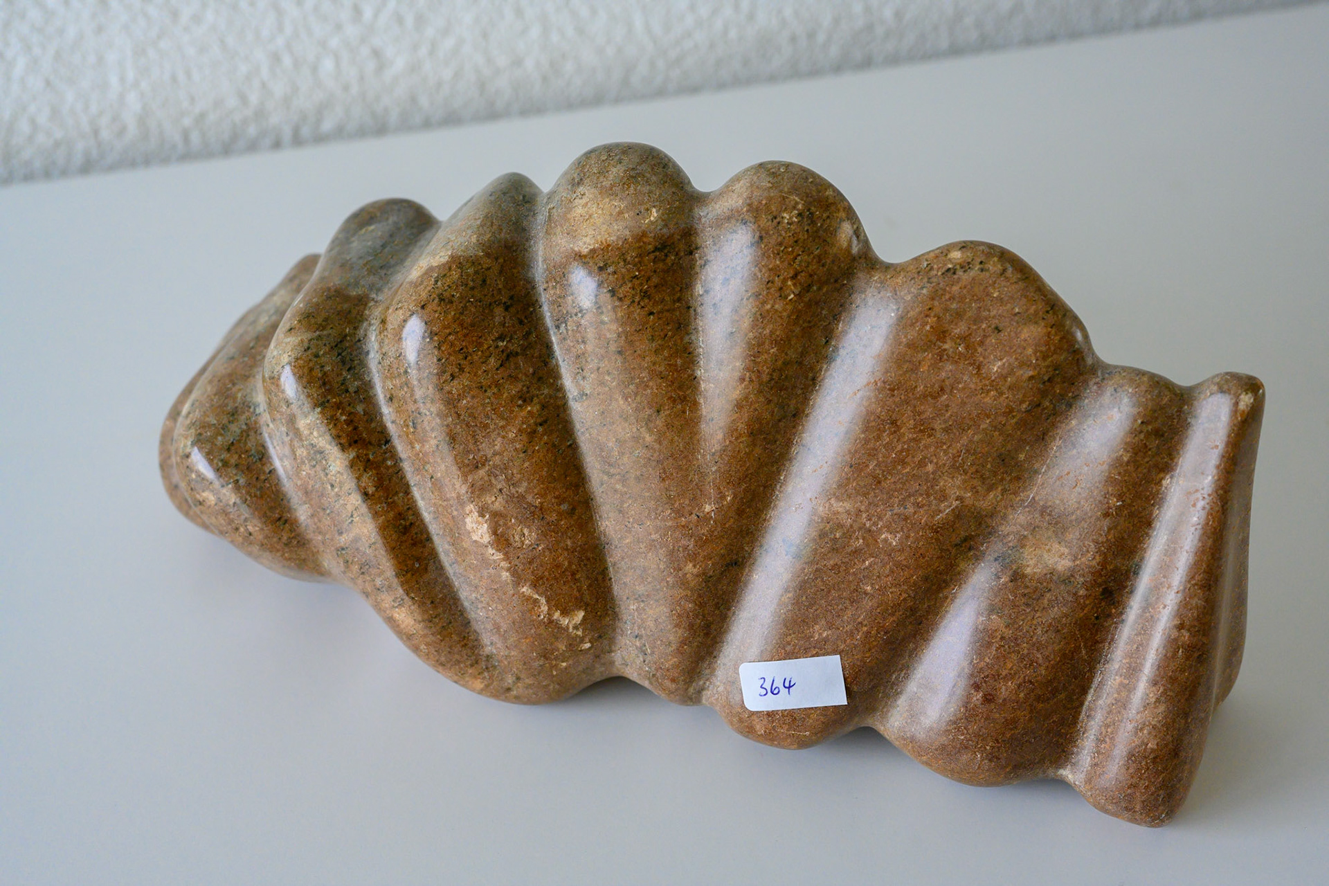 Speckstein 364: Skulptur, BxTxH: 29 x 9 x 13 cm. VERKAUFT