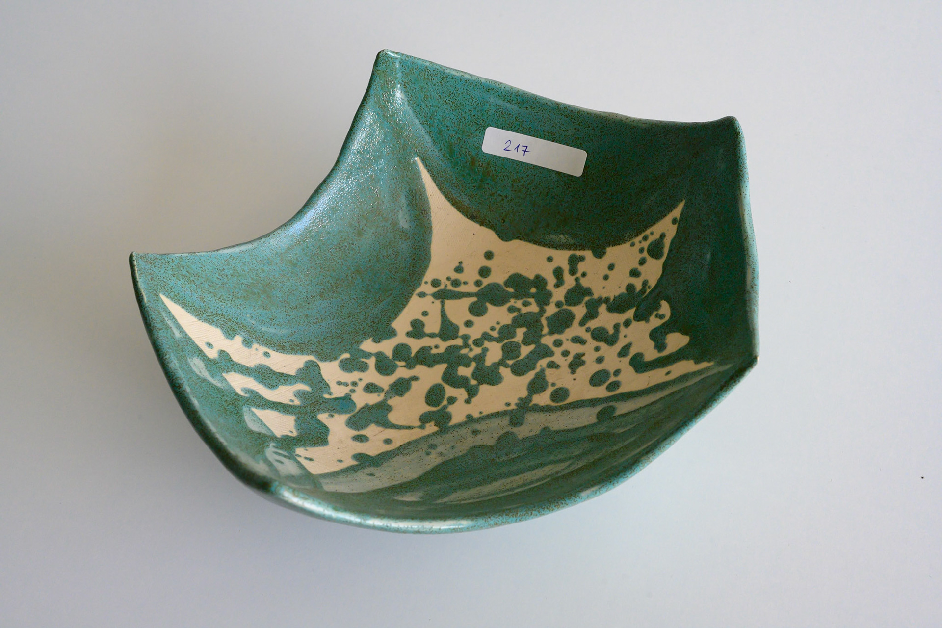 Keramik 217: Schale, 24 cm lang. VERKAUFT
