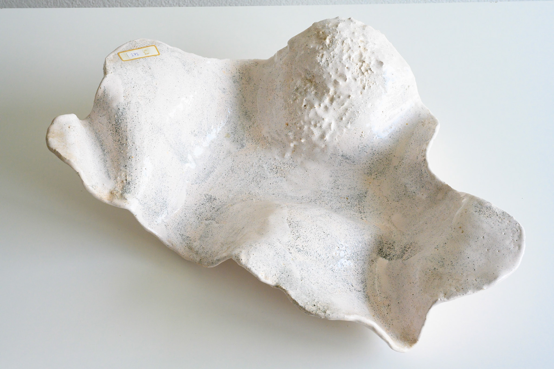 Keramik 272: Schale, 53 cm lang, 39 cm breit, 13 cm hoch