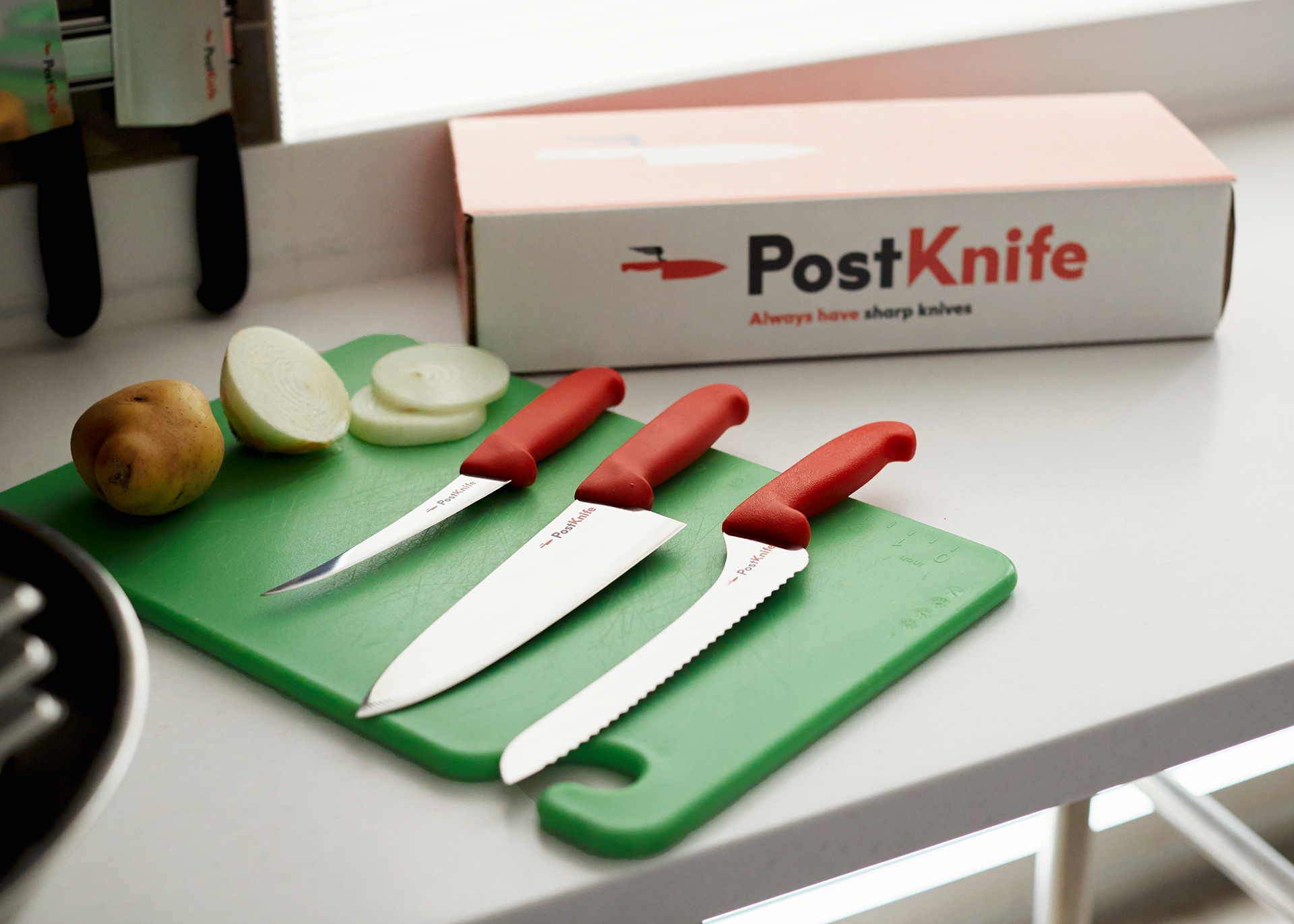 PostKnife  20 Knives Set - Chef's Knives, Serrated, and Boning