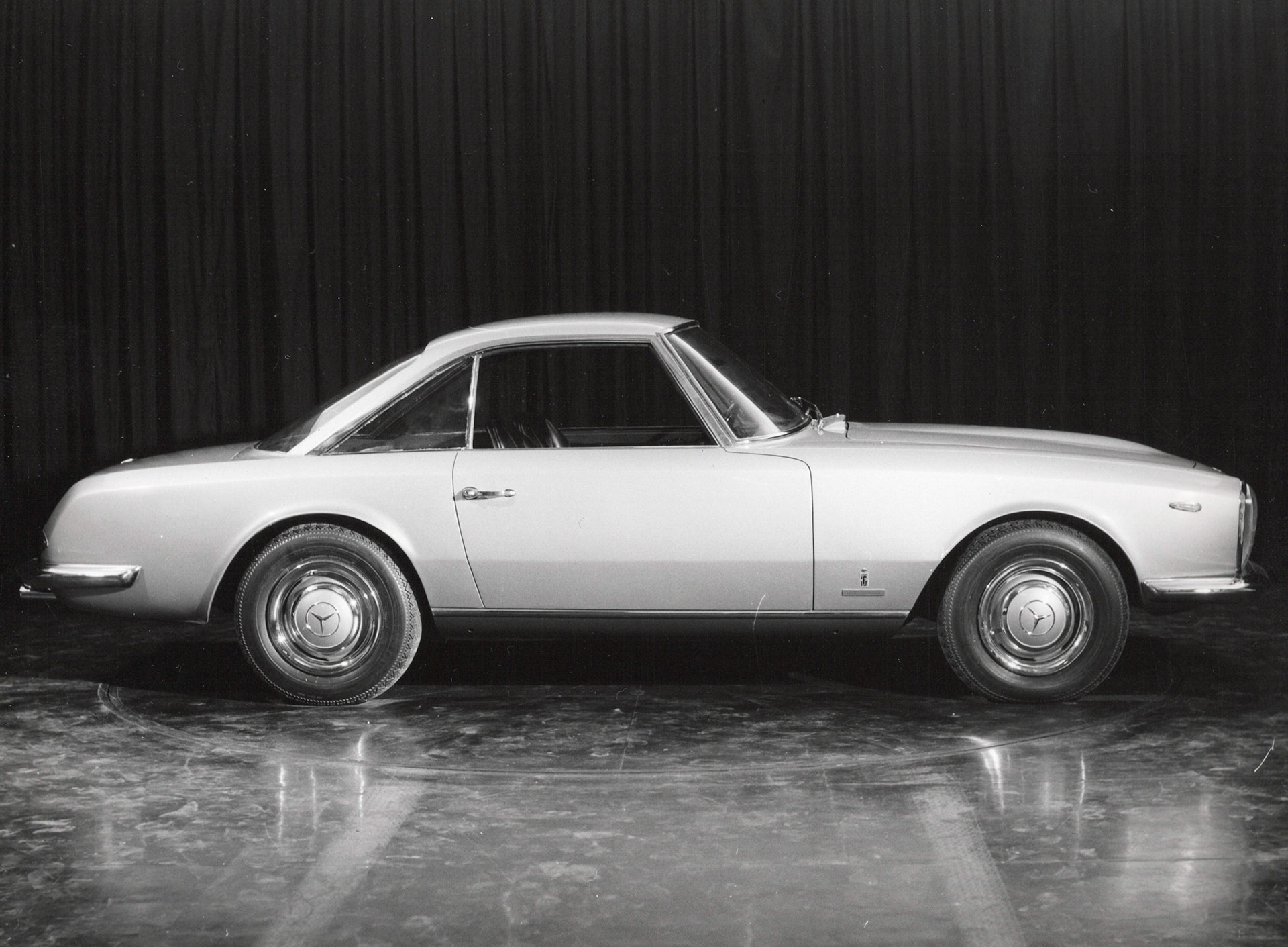 Mercedes 230 SL Coupe Speziale Pininfarina fotografia 880