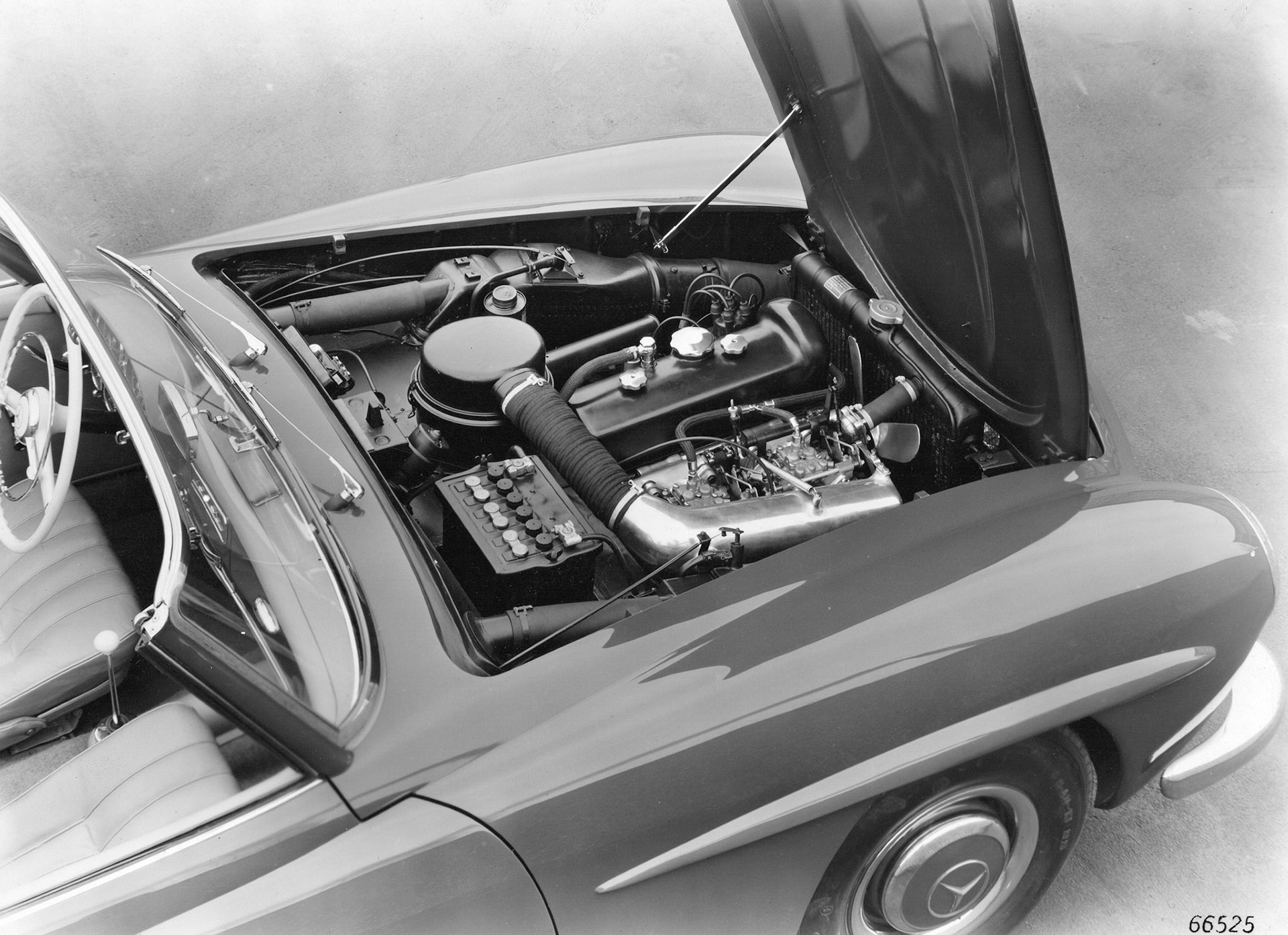Mercedes Benz 190 SL, as presented the Geneva Motor Show in March 1955. Engine bay different from car originally presented in New York in 1954.