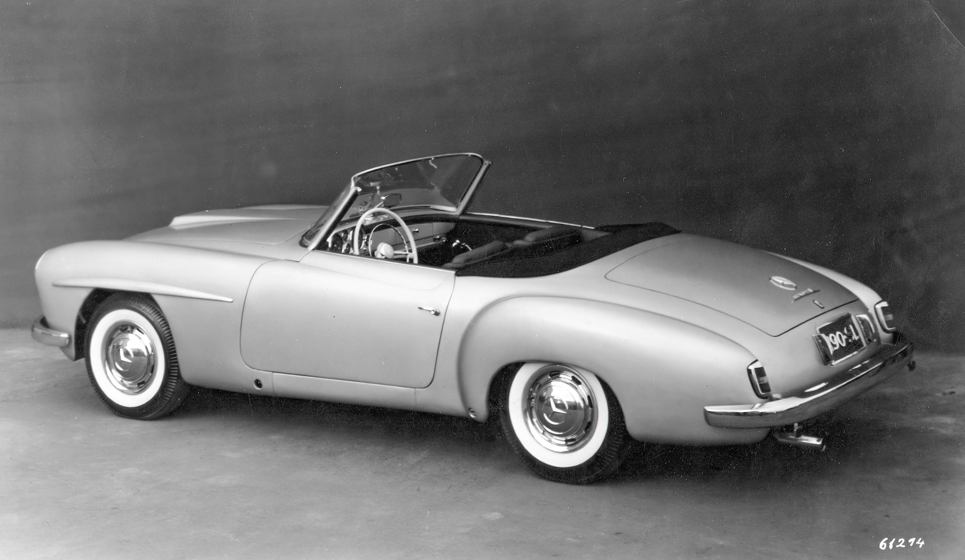Mercedes Benz 190 SL, as presented at the New York 'International Motor Sports Show' of February 1954 (https://mercedes-benz-publicarchive.com/marsClassic/en/instance/picture/International-Motor-Sports-Show-in-New-York.xhtml?oid=122520). Notice on the rear wheel arches, there are no lancets, like there were on the production cars, which was presented at the Geneva Motor Show in March 1955 (https://mercedes-benz-publicarchive.com/marsClassic/en/instance/picture/Geneva-Motor-Show-1955.xhtml?oid=95424).