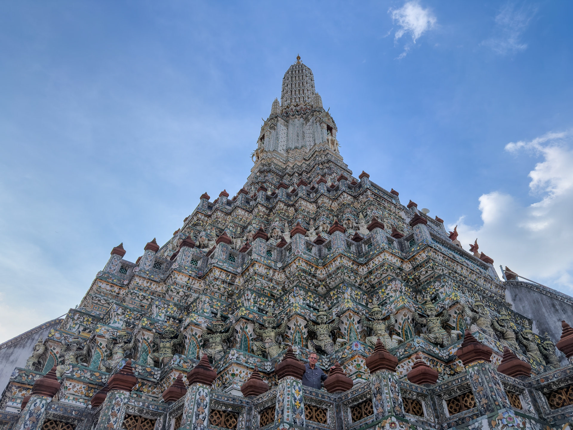 If you look closely you can spot me in the lower middle of this image. It's difficult to see me because I'm wearing my porcelain camouflage shirt. 