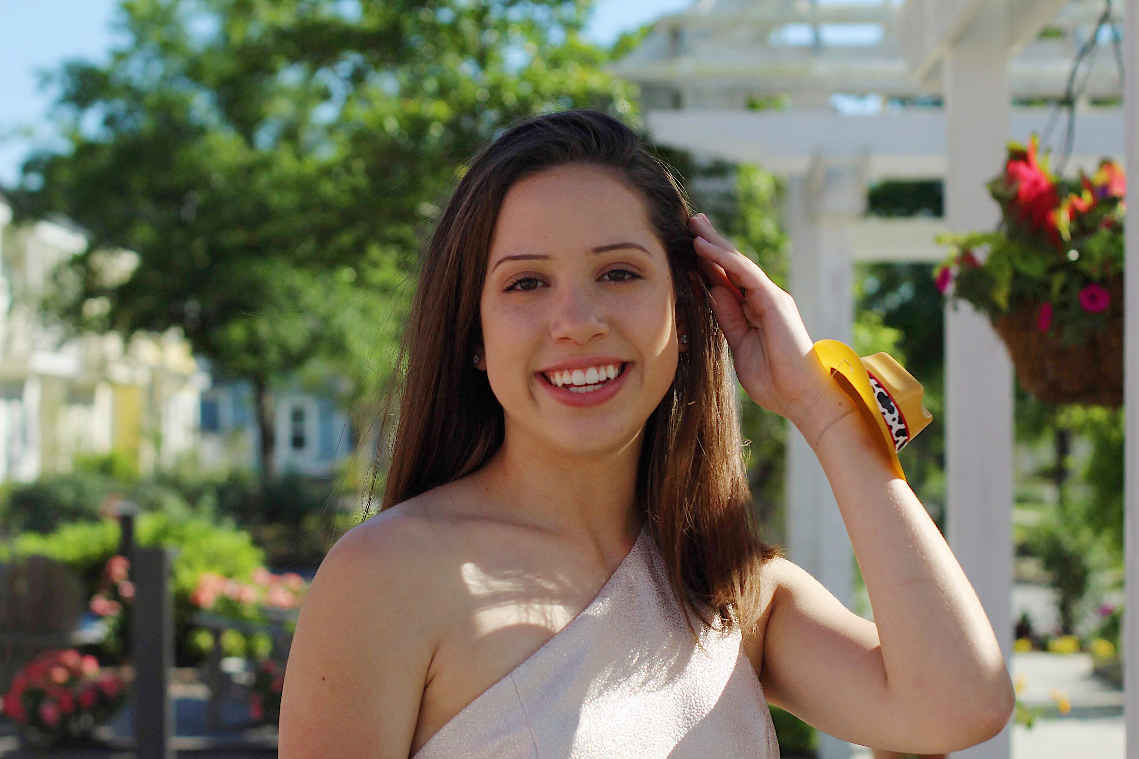 Beaming - Lacey
