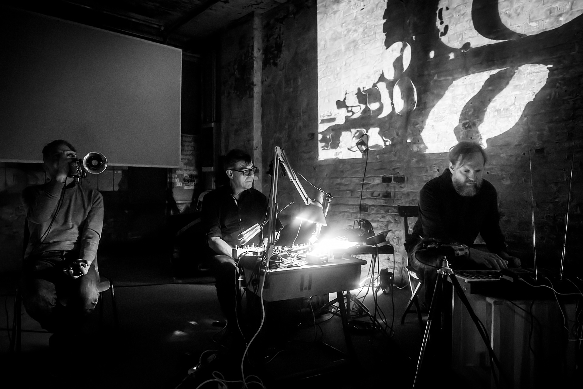 LOST TRACK / Errant Sound. Simon Berz, Nicolas Collins, Georg Werner and Lilu Herlambang. Photo credits to Orange 'Ear.