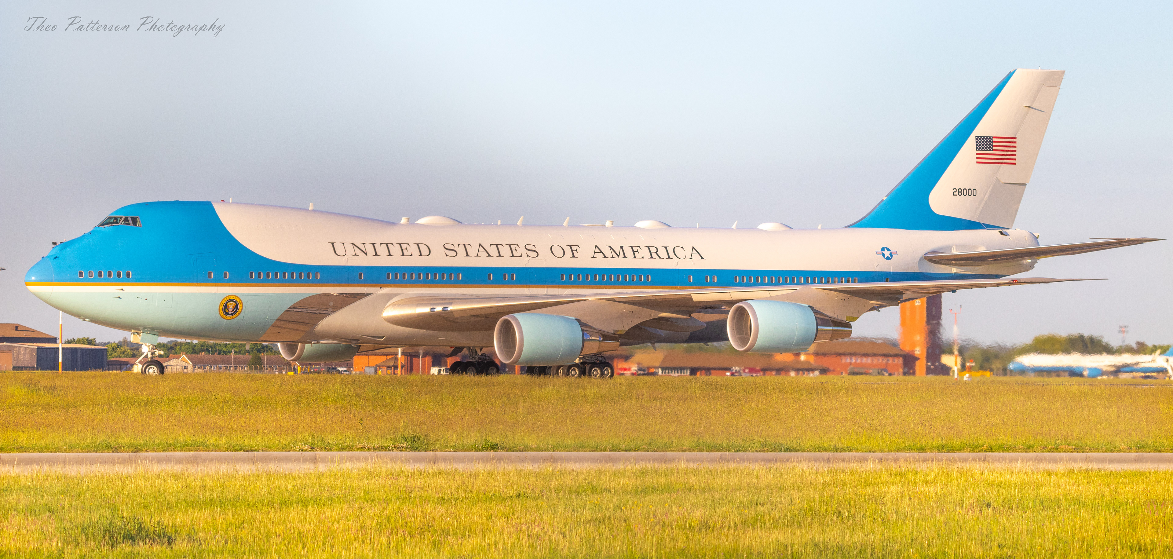 Boeing VC-25 "Air Force One" slowing down on the runway at RAF Mildenhall. Tail Number - 28000
