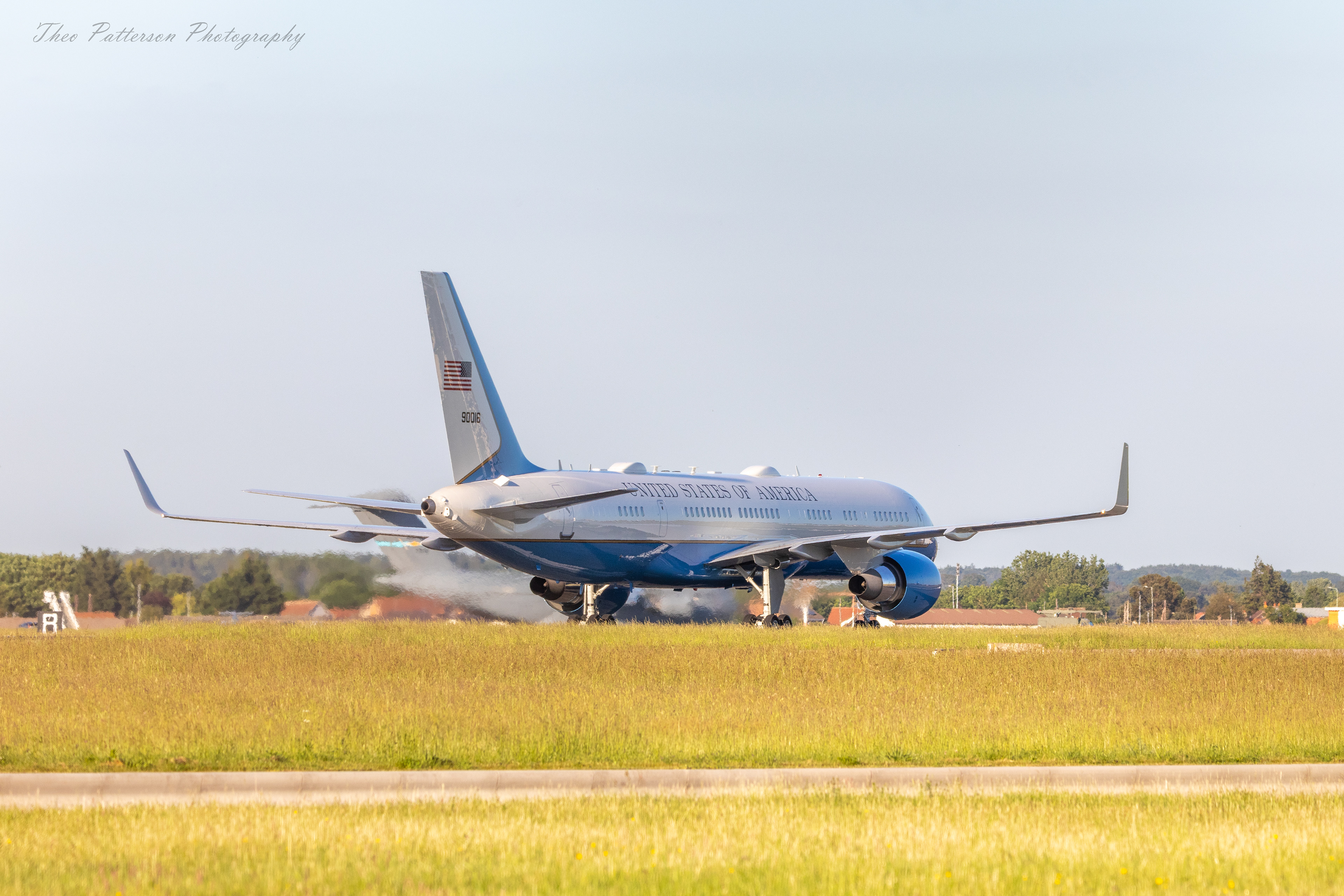 Boeing C-32, callsign SAM46 taxiing at RAF Mildenhall