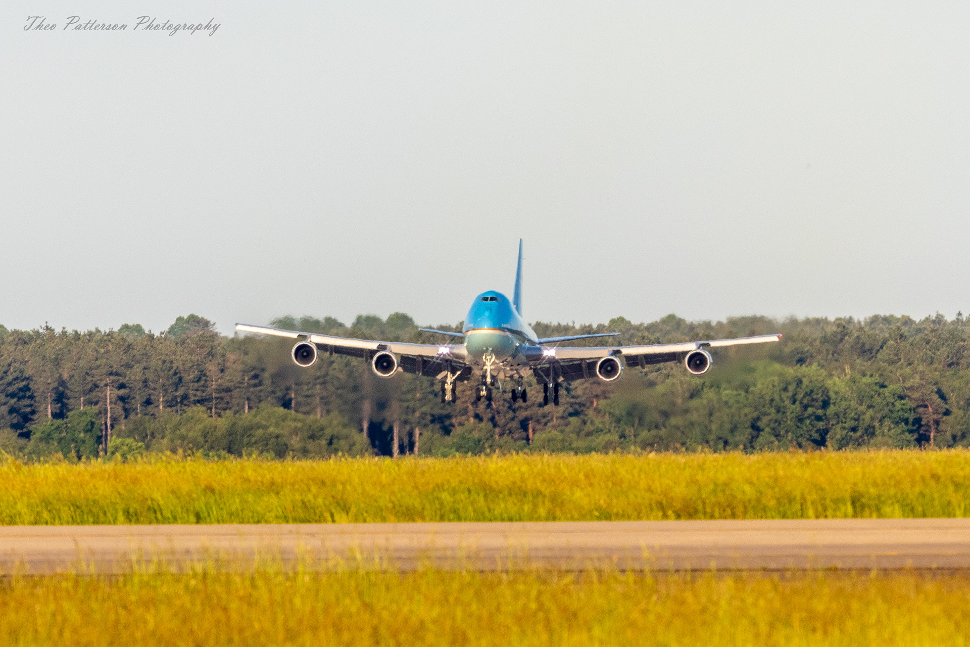 Boeing VC-25 "Air Force One" coming into land at RAF Mildenhall. Tail Number - 28000