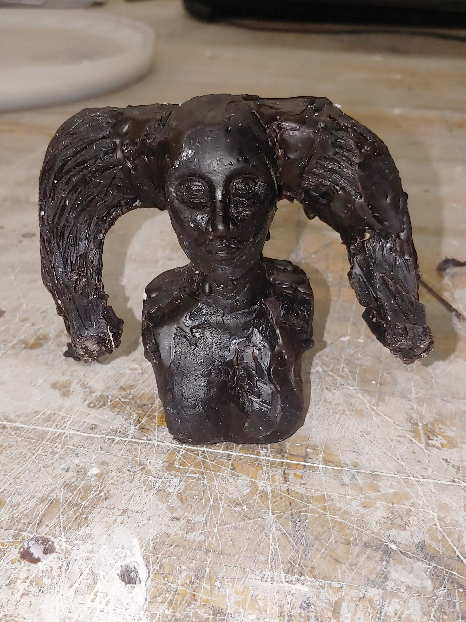 The wax model was cast from the molds and reassembled.