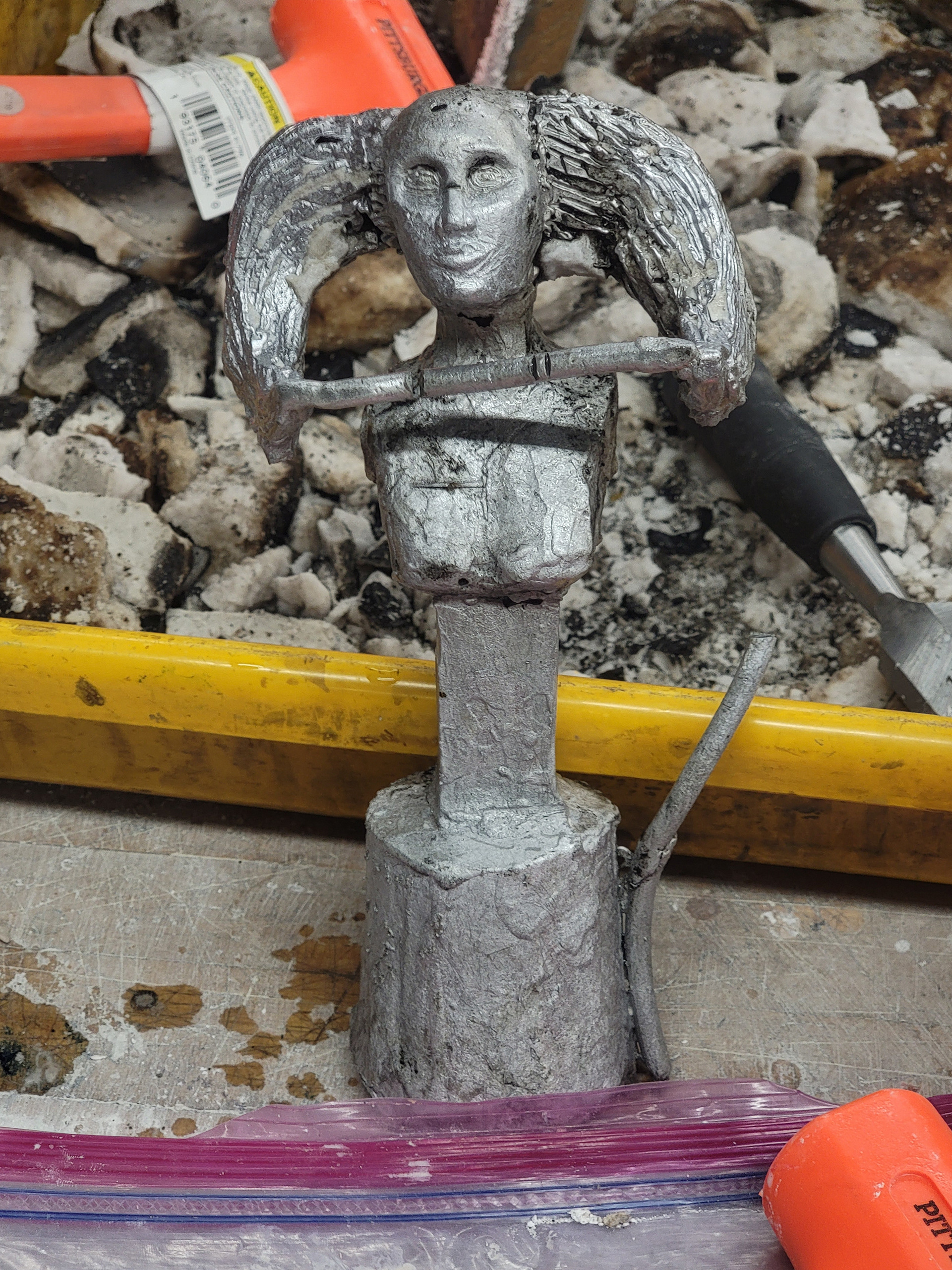 Finished ceramic model before the gates and vents are removed.