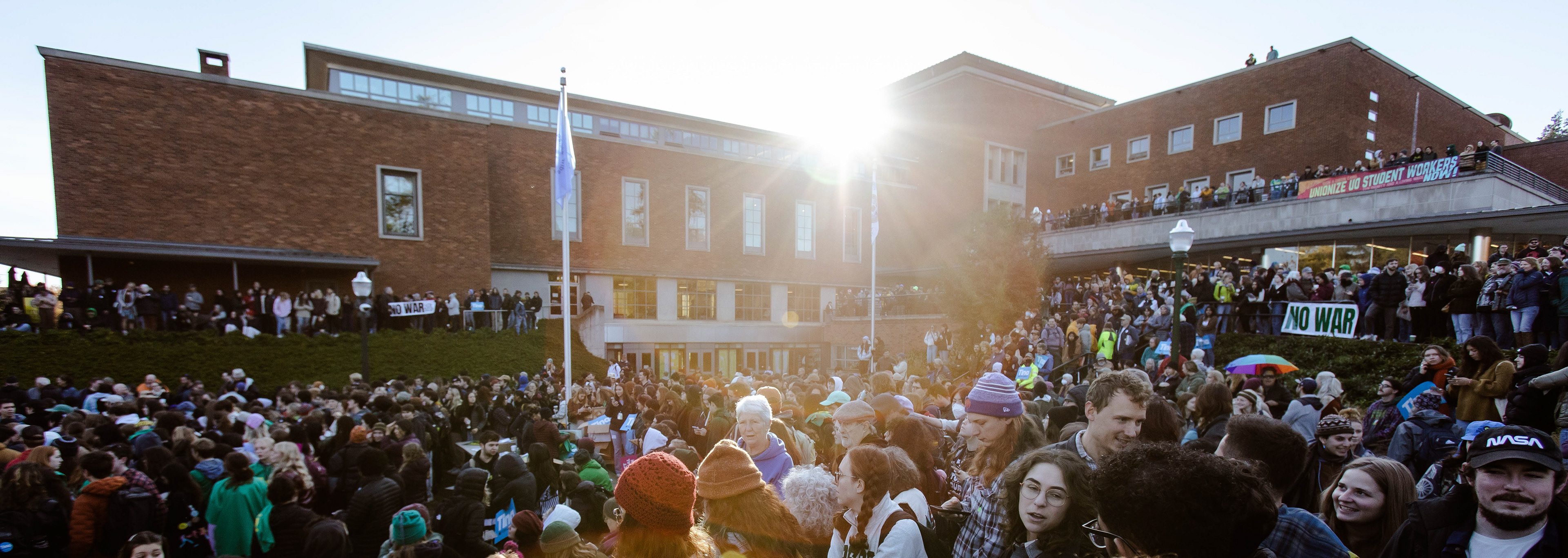 Attendees begin to file into the amphitheater in crowds prior to the 9 A.M. democratic rally. Vermont Senator Bernie Sanders joined Oregon’s Democratic party leaders at the University of Oregon’s Erb Memorial Union for a rally in support of Oregon Democrat Gubernatorial candidate Tina Kotek, on Thursday, Oct., 27th, 2022. (Maddie Stellingwerf/ Emerald)  2022.10.27.EMG.MAS.DemocraticRally-11.jpg Peter DeFazio, a United States representative, scans the crowd in the midst of his speech in support of the democratic candidates in the midterm elections. Vermont Senator Bernie Sanders joined Oregon’s Democratic party leaders at the University of Oregon’s Erb Memorial Union for a rally in support of Oregon Democrat Gubernatorial candidate Tina Kotek, on Thursday, Oct., 27th, 2022. (Maddie Stellingwerf/ Emerald)