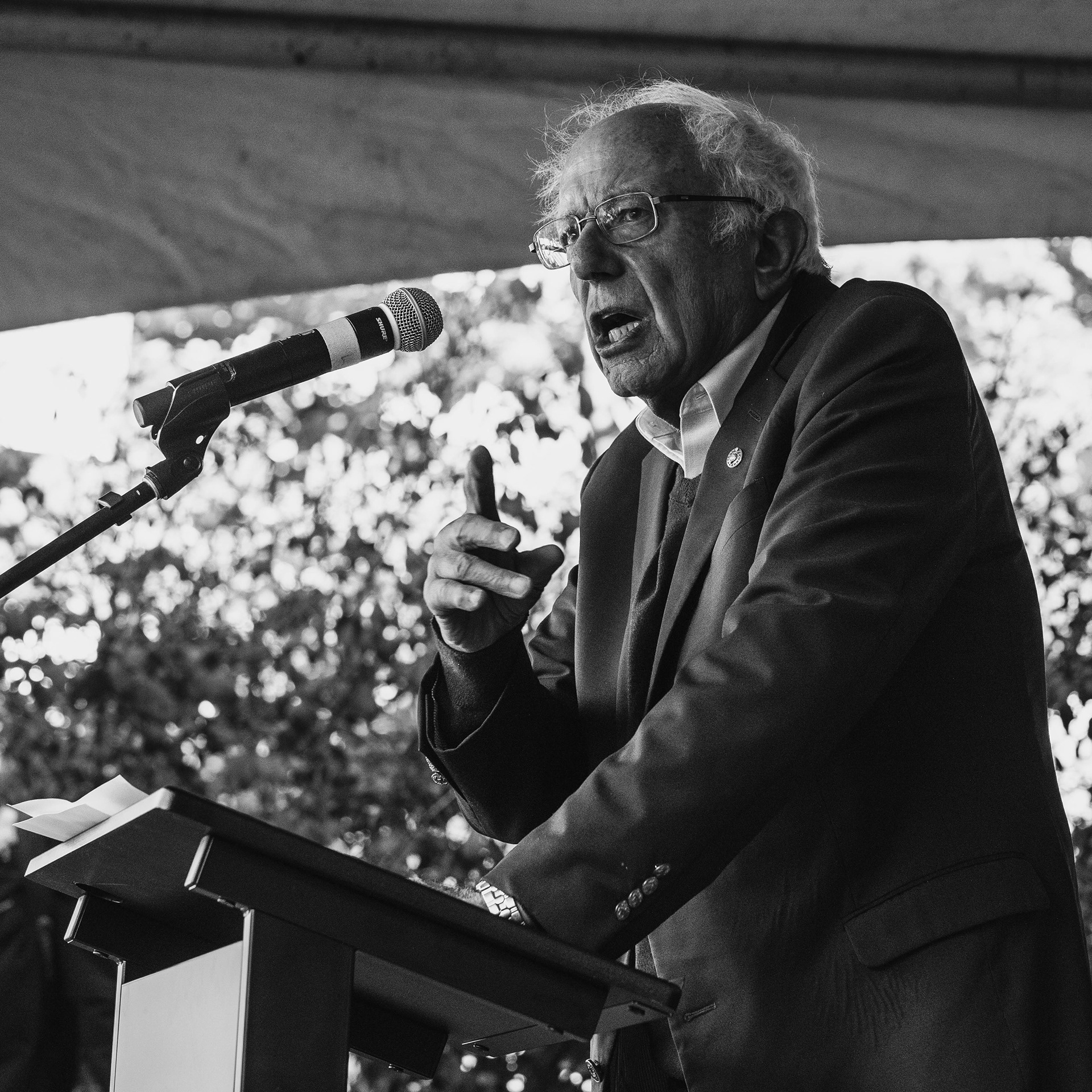 Sanders delivers an address in support of Oregon’s gubernatorial candidate Tina Kotek. Vermont Senator Bernie Sanders joined Oregon’s Democratic party leaders at the University of Oregon’s Erb Memorial Union for a rally in support of Oregon Democrat Gubernatorial candidate Tina Kotek, on Thursday, Oct., 27th, 2022. (Maddie Stellingwerf/ Emerald)