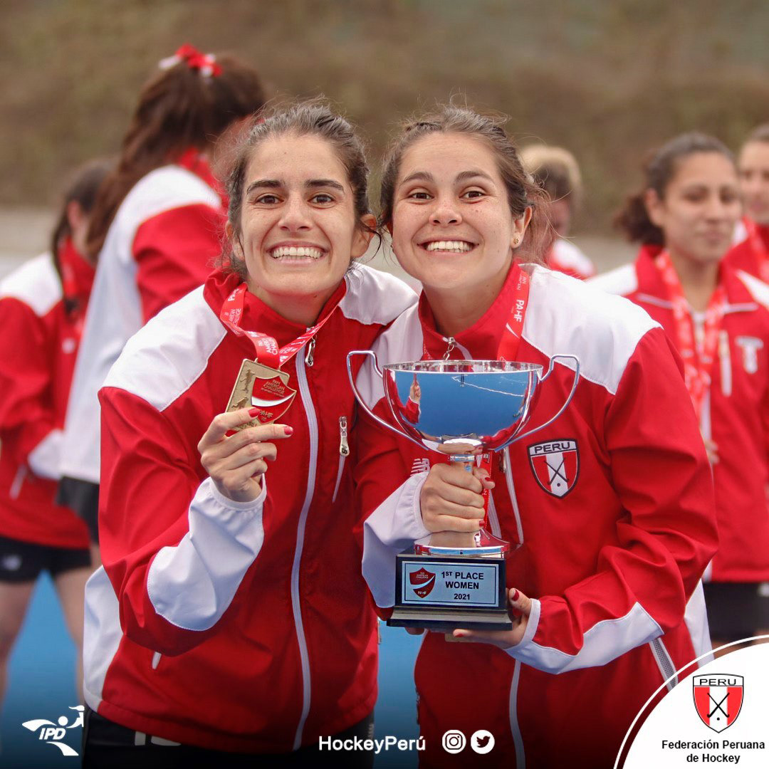 #PanamChallenge2021 | ¡LA COPA SE QUEDA EN CASA! Villa María del Triunfo, 2 de octubre. ¡Histórico! El hockey femenino consiguió su primer gran éxito de su historia. Su primera medalla de oro. El primer título. Las capitaneadas por Camila Méndez vencieron 2-0 a Trinidad y Tobago y se consagraron campeonas del Panam Challenge 2021.