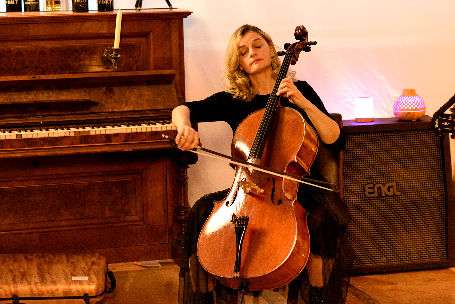 Malgorzata "Outlast Orchestra"