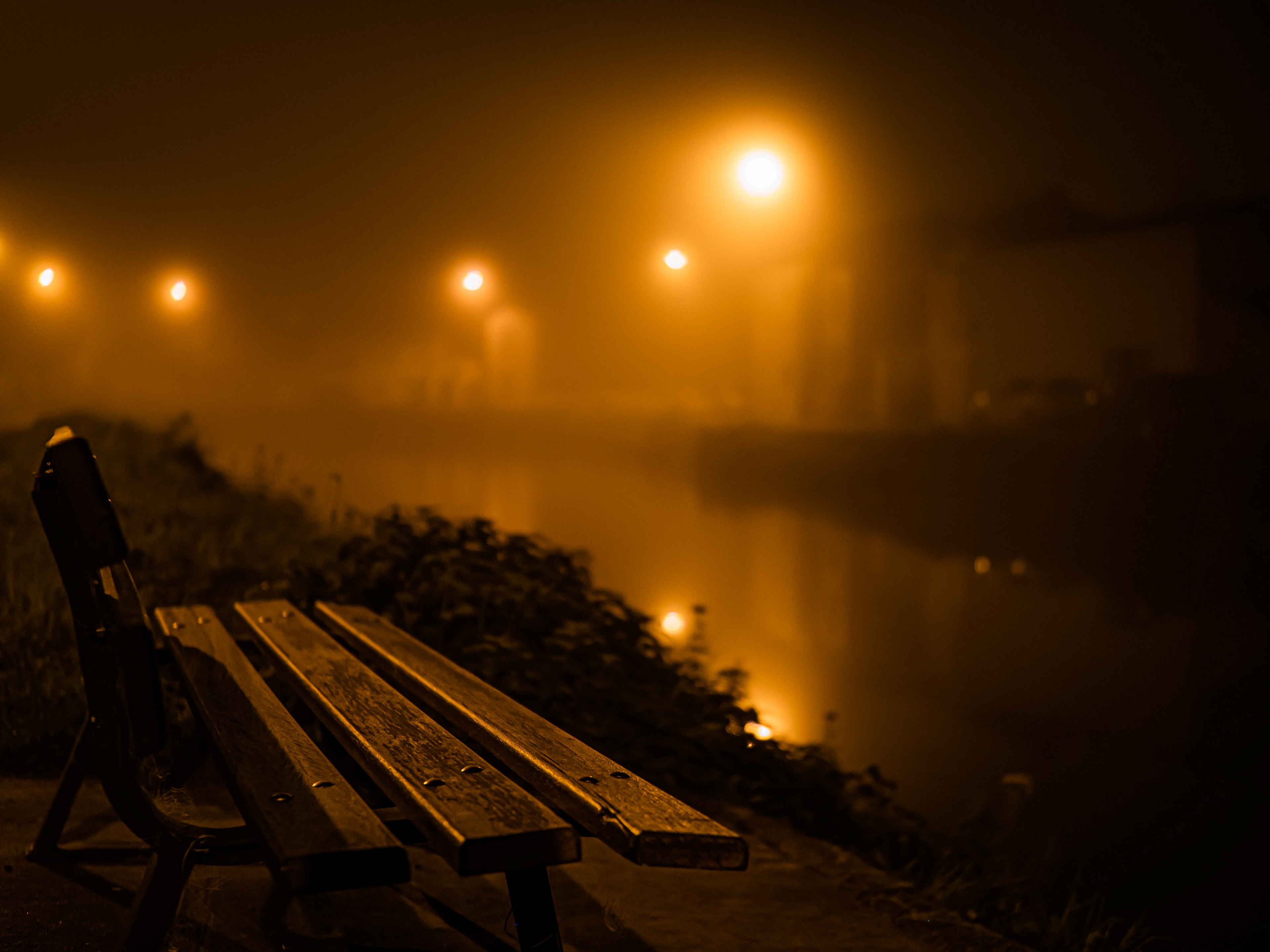 25MM - f/1.2 - 1/15s - ISO 640