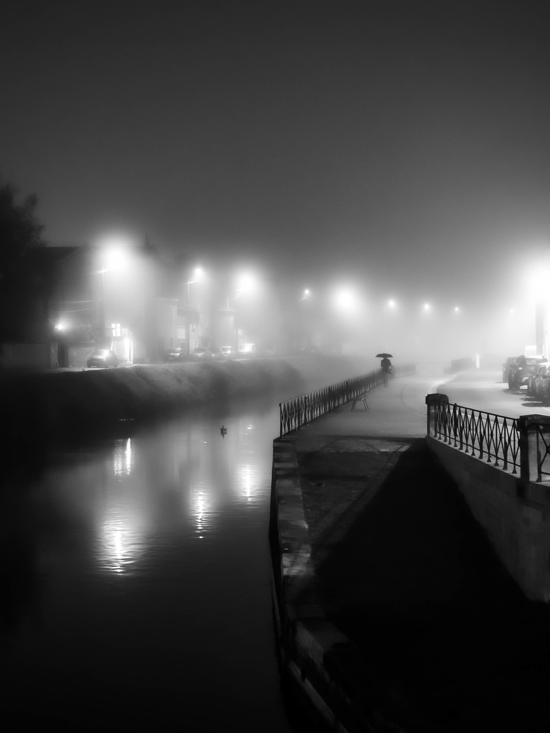 25MM - f/1.2 - 1/10s - ISO 640