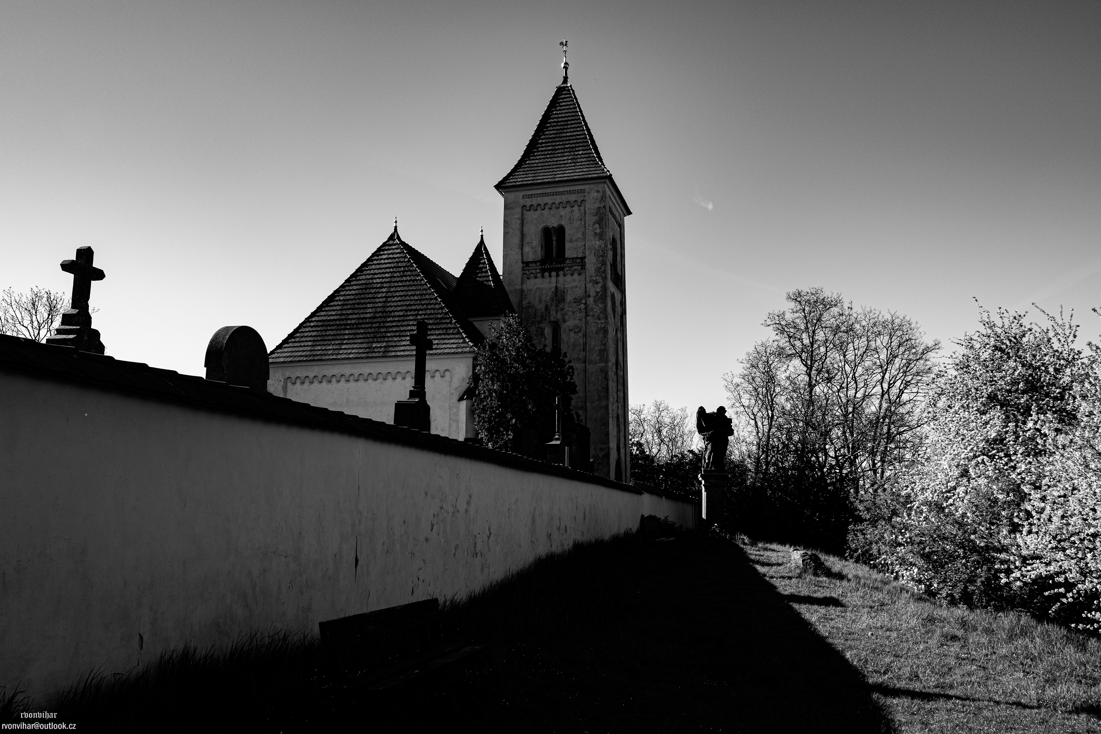 Kostel sv. Jana a Pavla (Praha - Třebonice, 27.4.26)