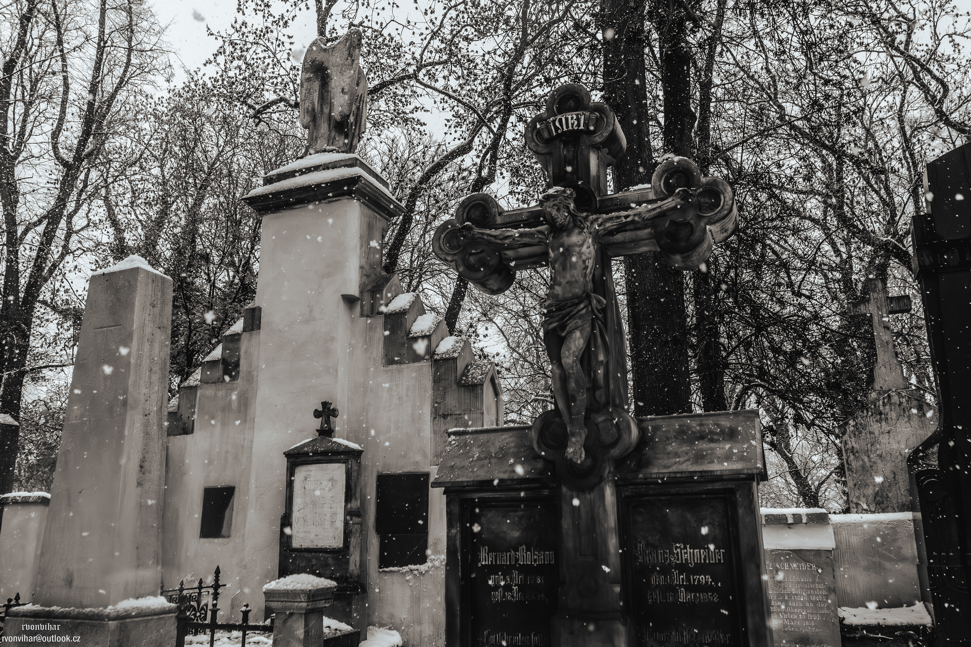 Olšanské hřbitovy (Olšany Cemetery, 26.11.25)