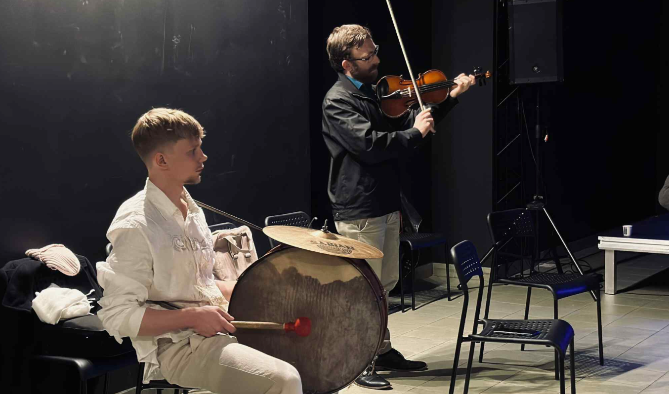 Warsztaty muzyki tradycyjnej z Nierodzinną Kapelą Ostrowskich. Październik 2025