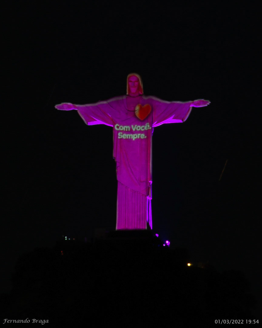 Projeções no Cristo Redentor em homenagem aos 457 anos da Cidade Maravilhosa. Campanha da Bradesco Seguros.