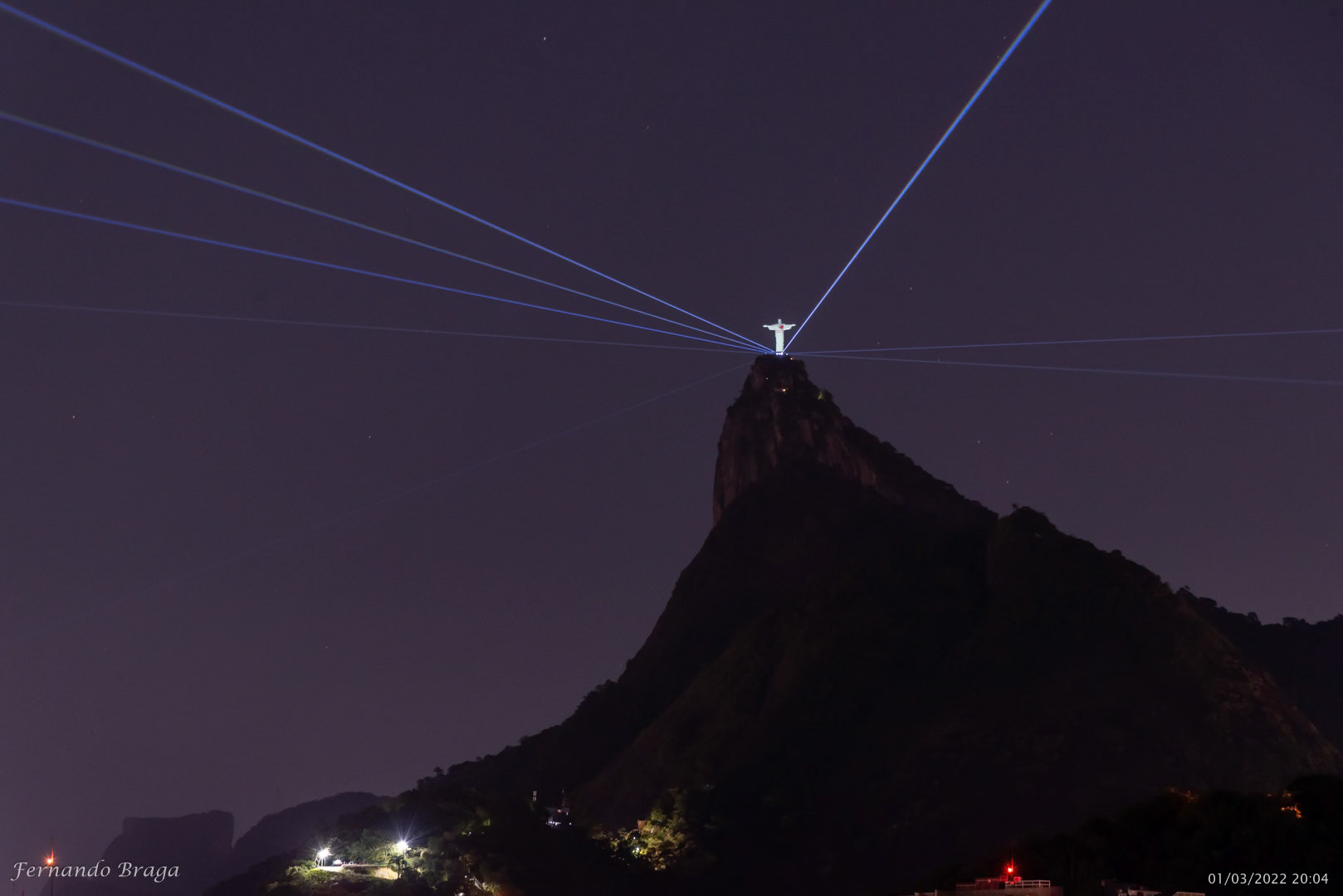 Projeções no Cristo Redentor em homenagem aos 457 anos da Cidade Maravilhosa. Campanha da Bradesco Seguros.
