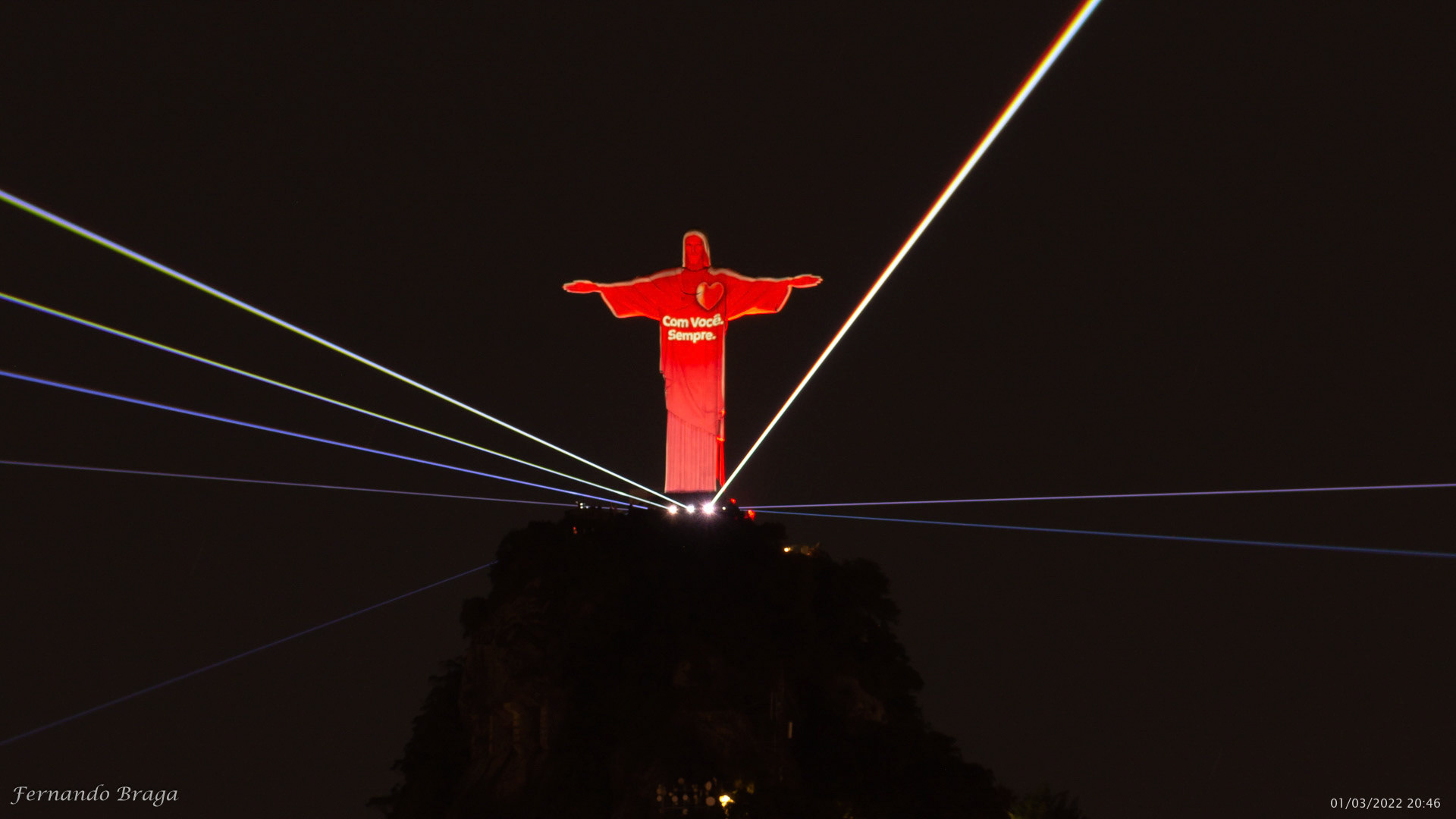 Projeções no Cristo Redentor em homenagem aos 457 anos da Cidade Maravilhosa. Campanha da Bradesco Seguros.
